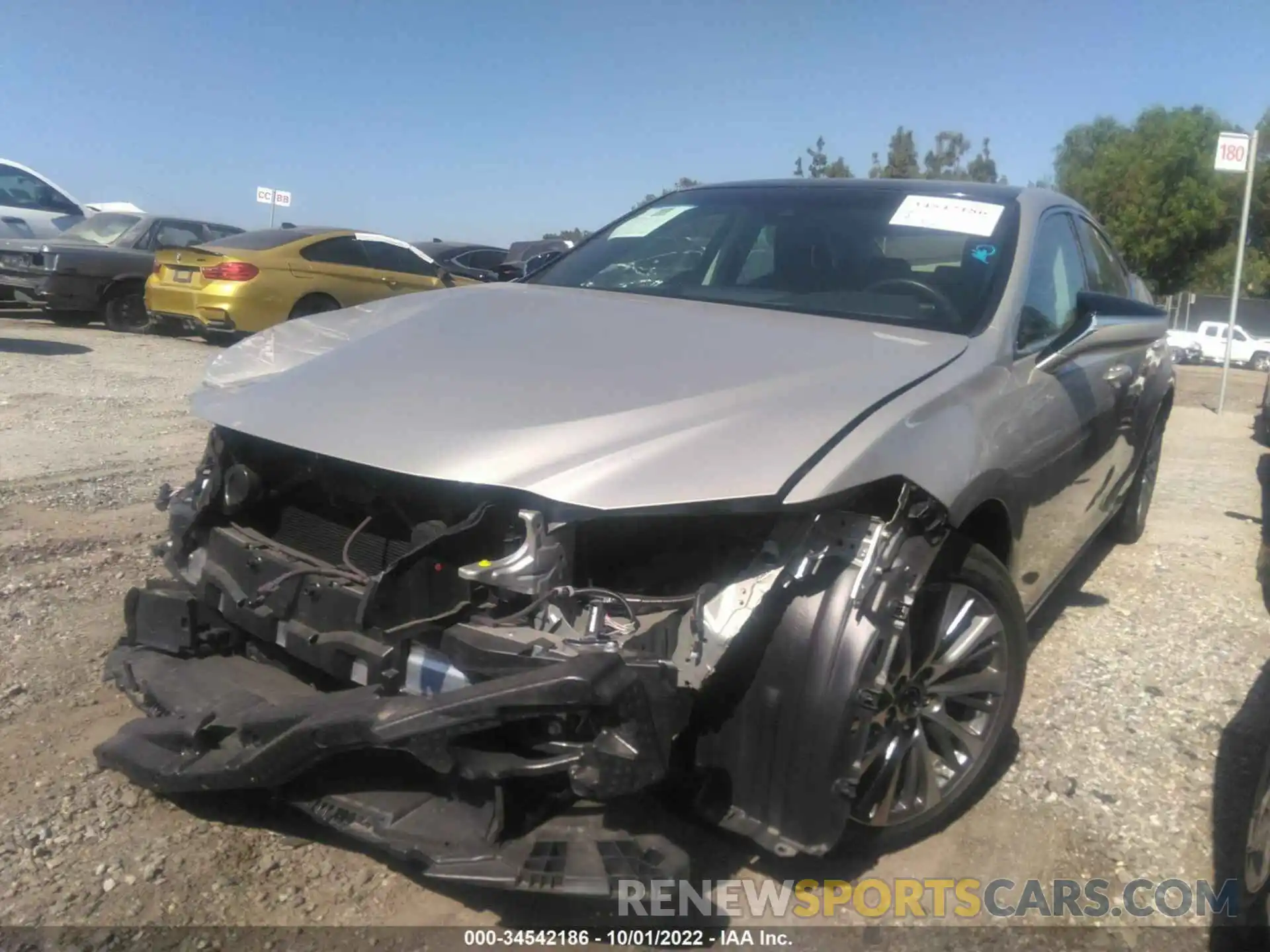 2 Photograph of a damaged car 58ADZ1B19LU064901 LEXUS ES 2020