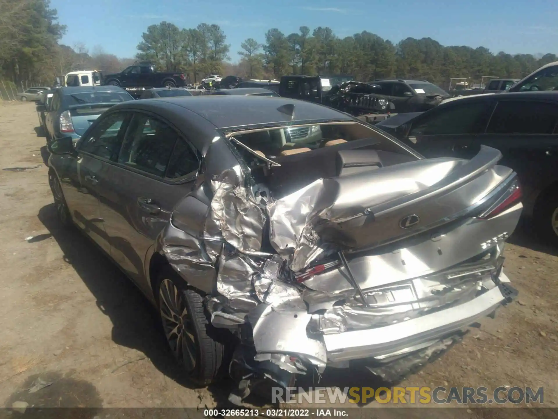 3 Photograph of a damaged car 58ADZ1B19LU076563 LEXUS ES 2020