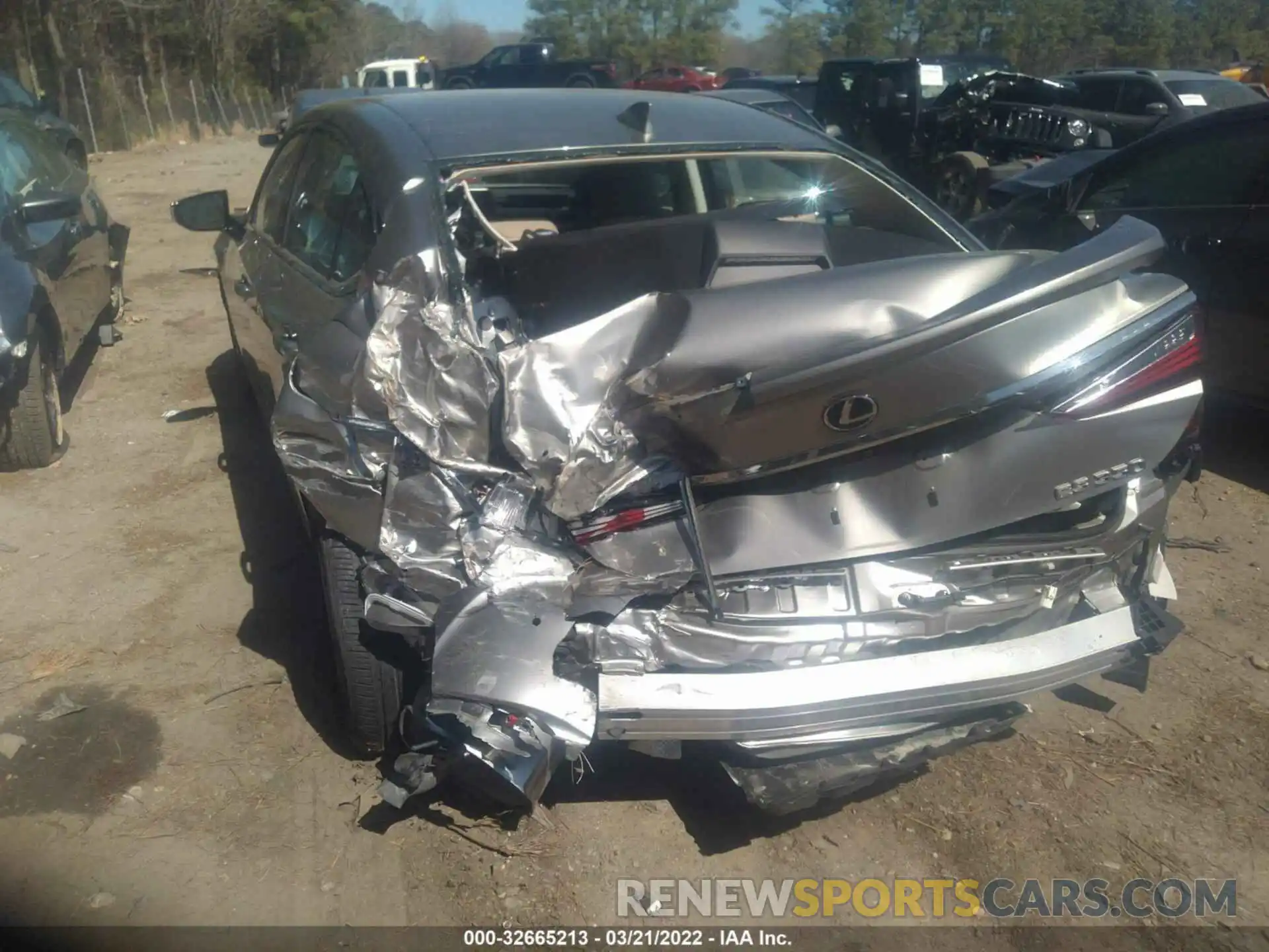 6 Photograph of a damaged car 58ADZ1B19LU076563 LEXUS ES 2020