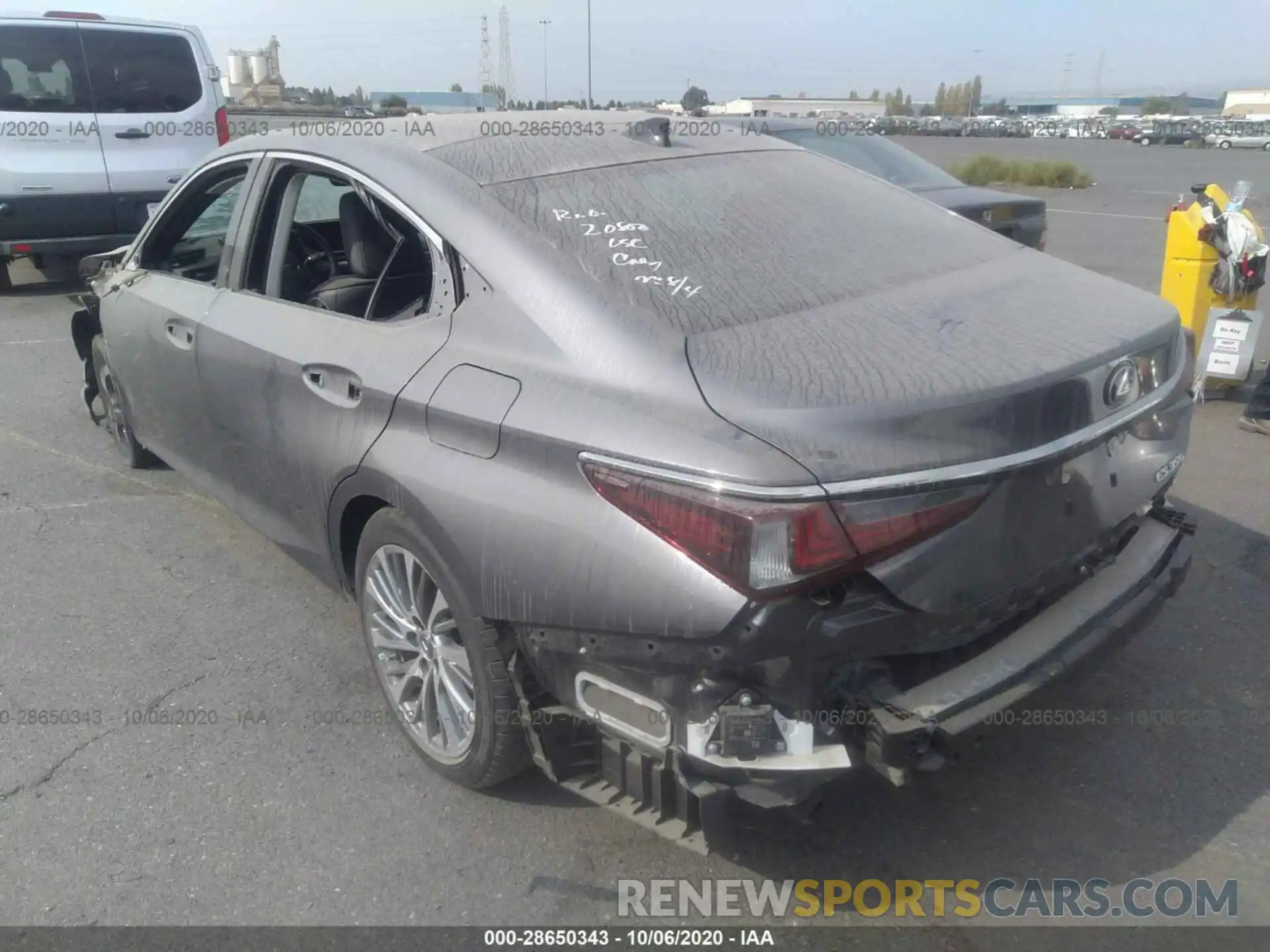 3 Photograph of a damaged car 58ADZ1B1XLU057469 LEXUS ES 2020