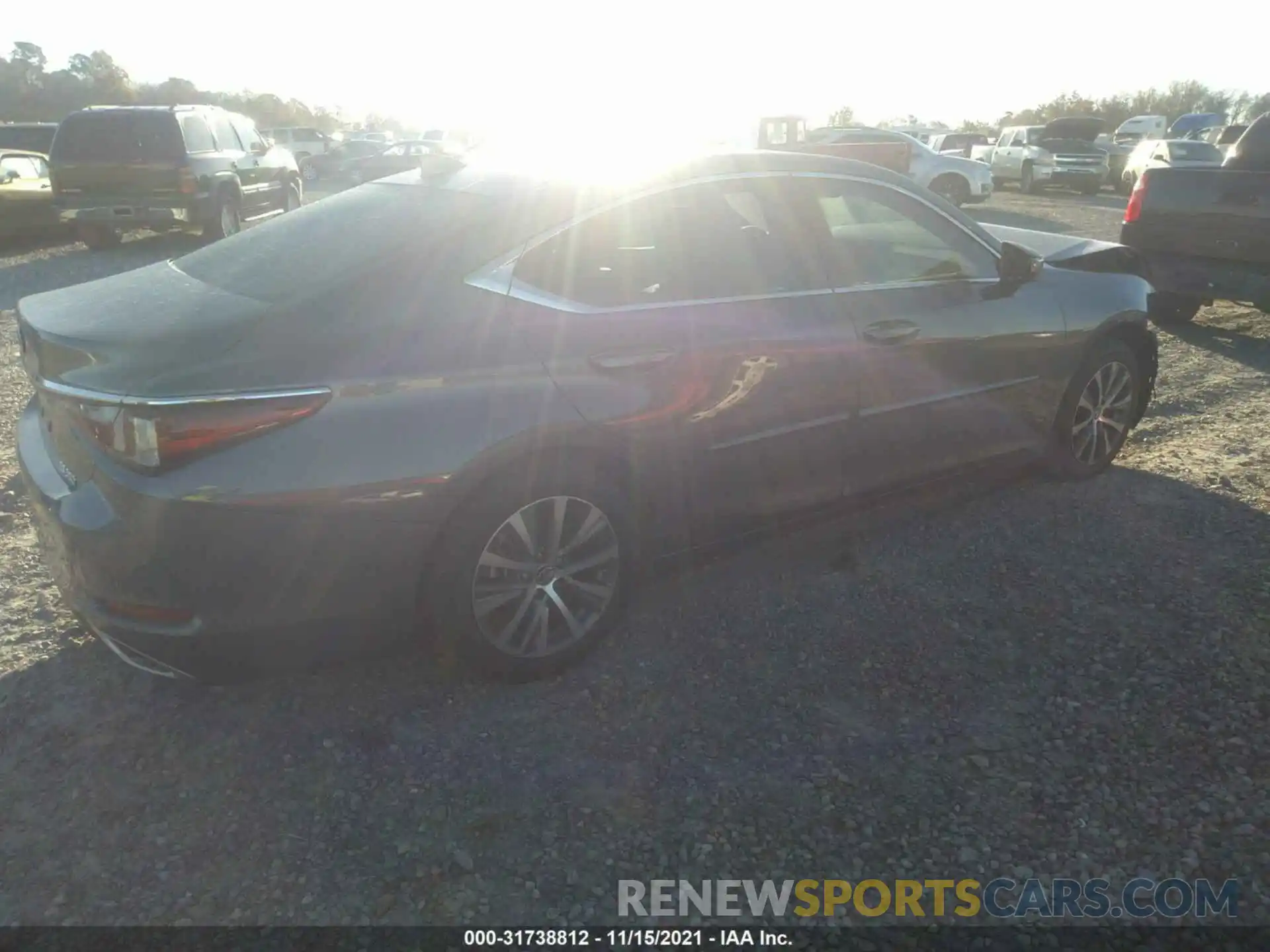 4 Photograph of a damaged car 58ADZ1B1XLU065295 LEXUS ES 2020