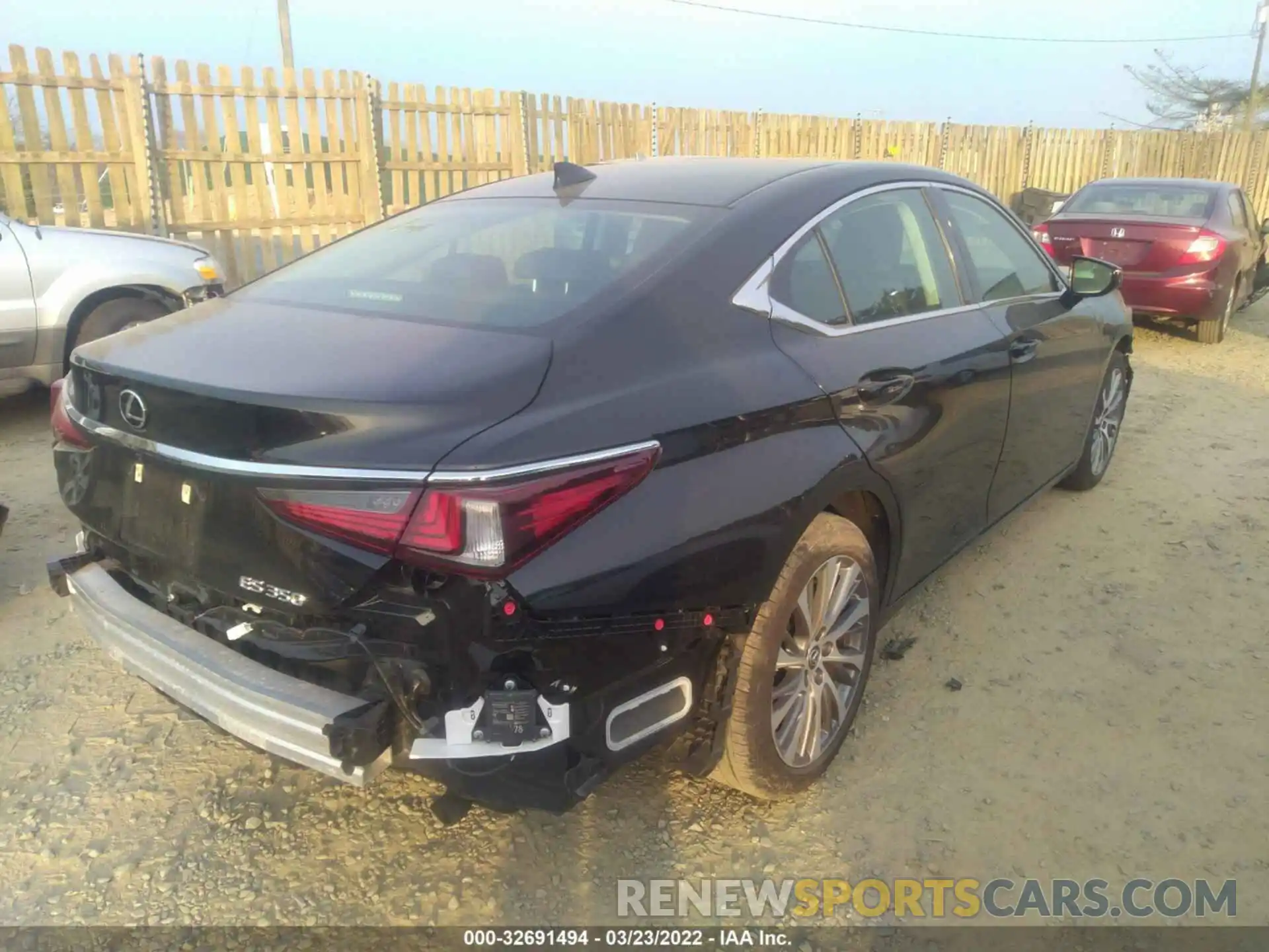 4 Photograph of a damaged car 58ADZ1B1XLU080086 LEXUS ES 2020