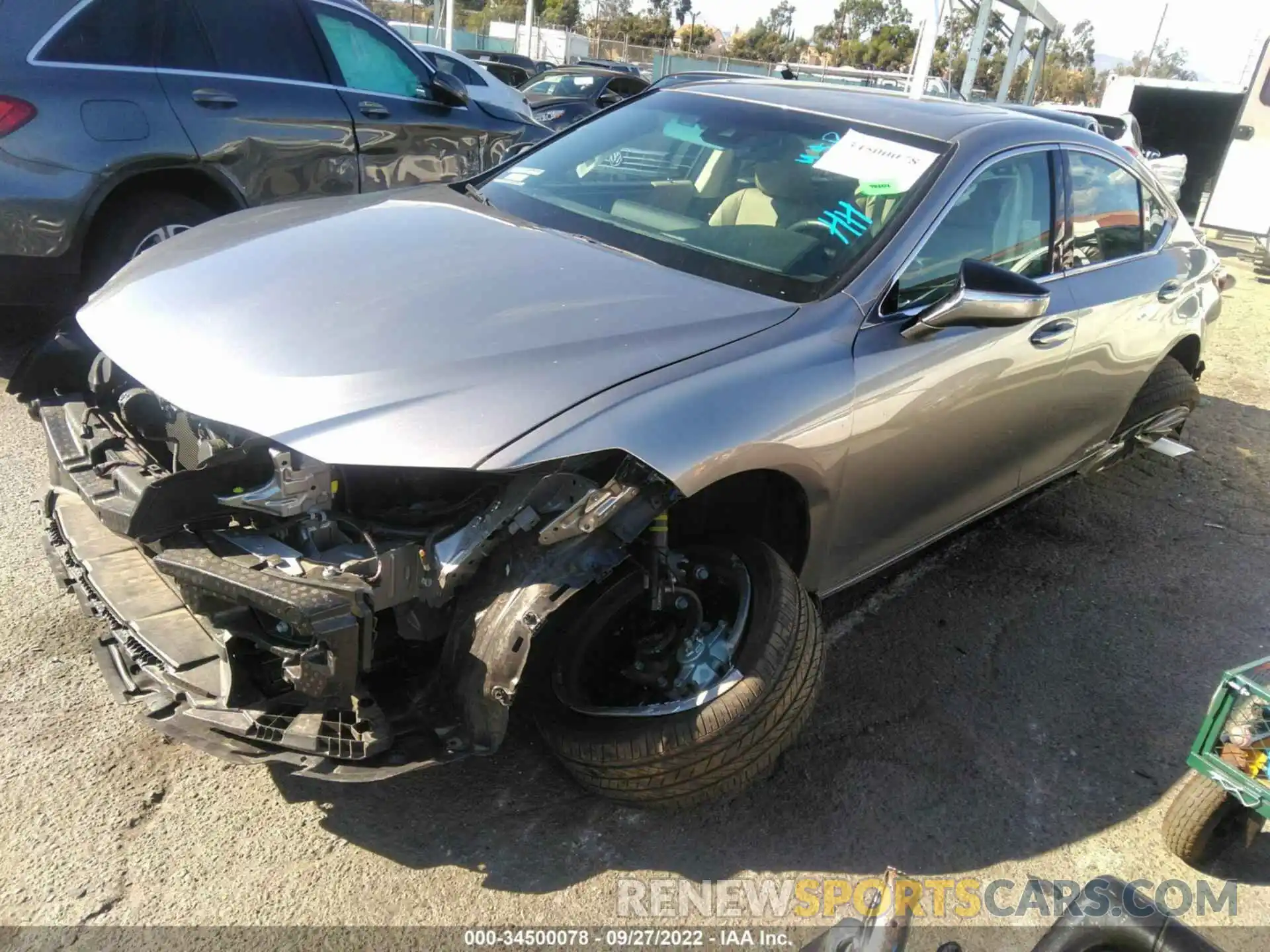 2 Photograph of a damaged car 58AE21B10LU012386 LEXUS ES 2020