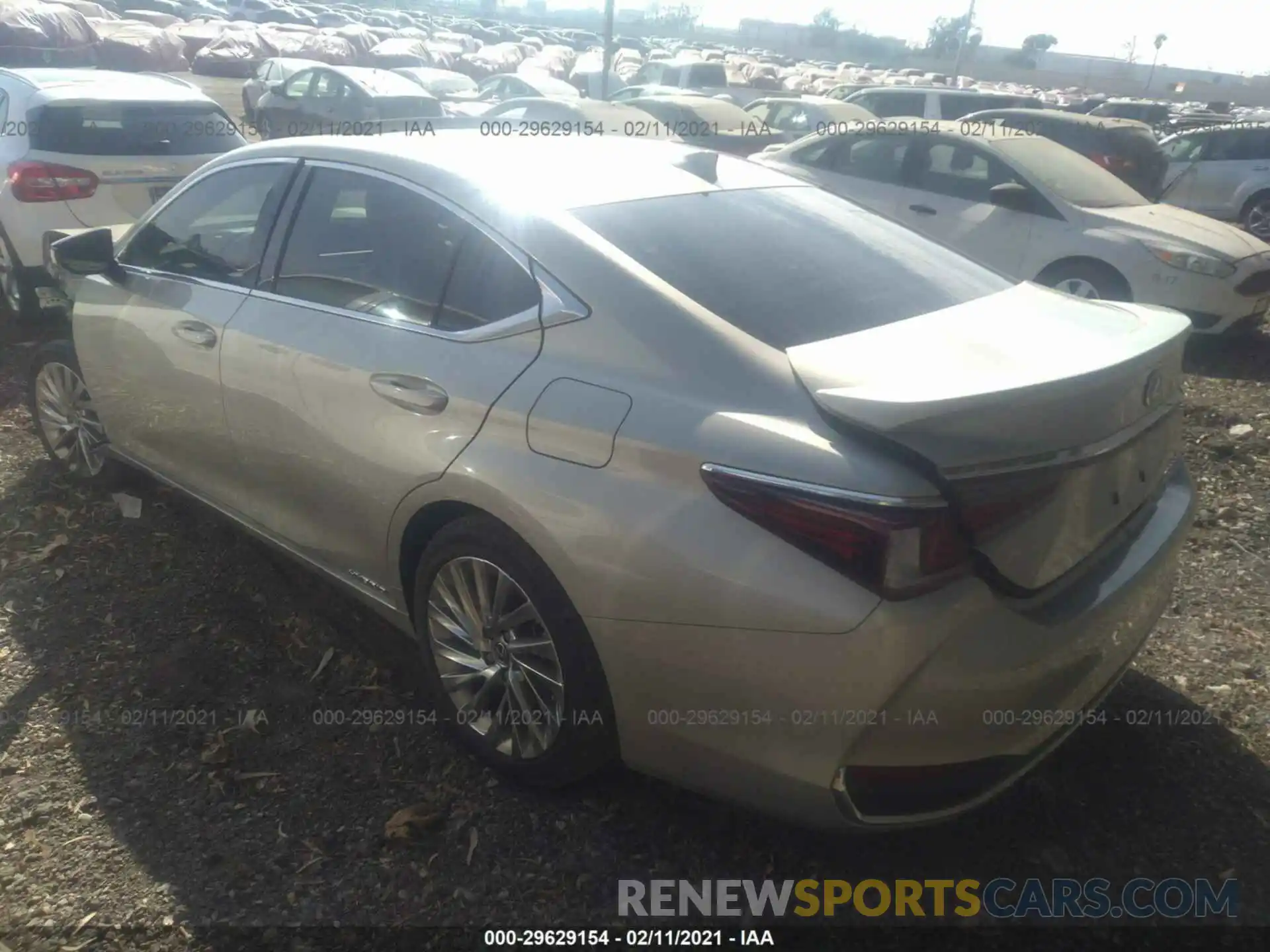 3 Photograph of a damaged car 58AE21B11LU006676 LEXUS ES 2020