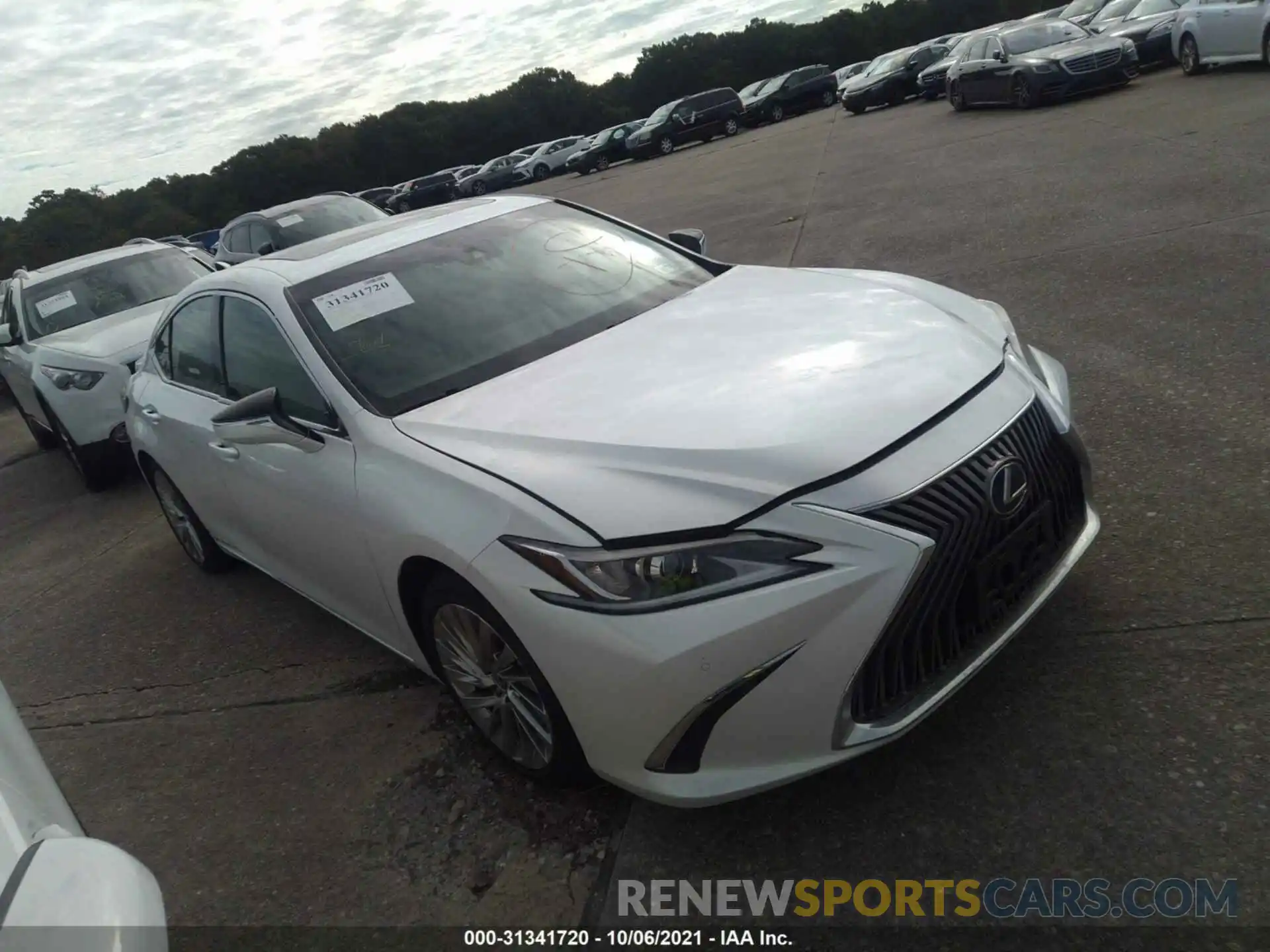 1 Photograph of a damaged car 58AE21B15LU010763 LEXUS ES 2020