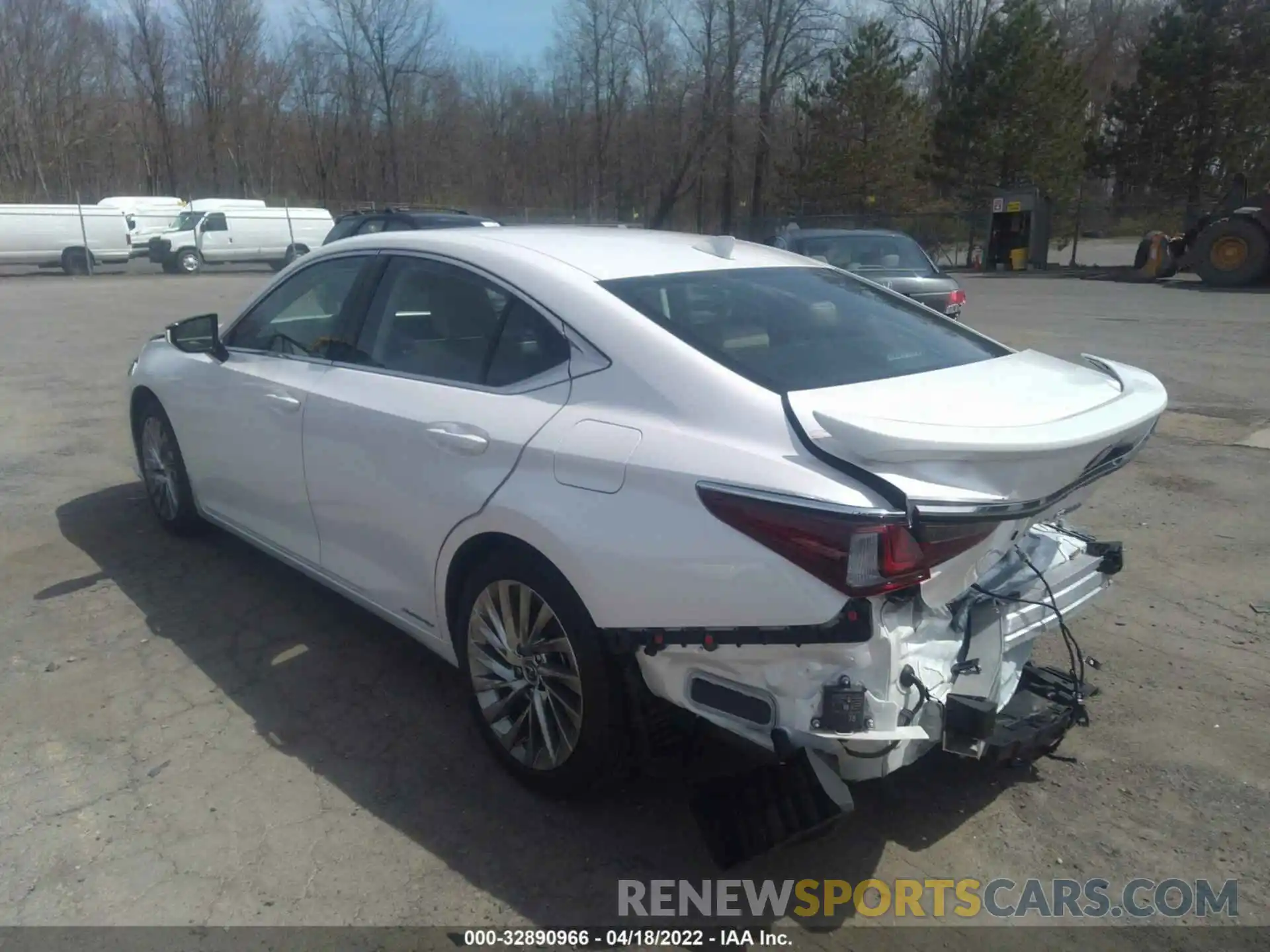 3 Photograph of a damaged car 58AE21B16LU008035 LEXUS ES 2020