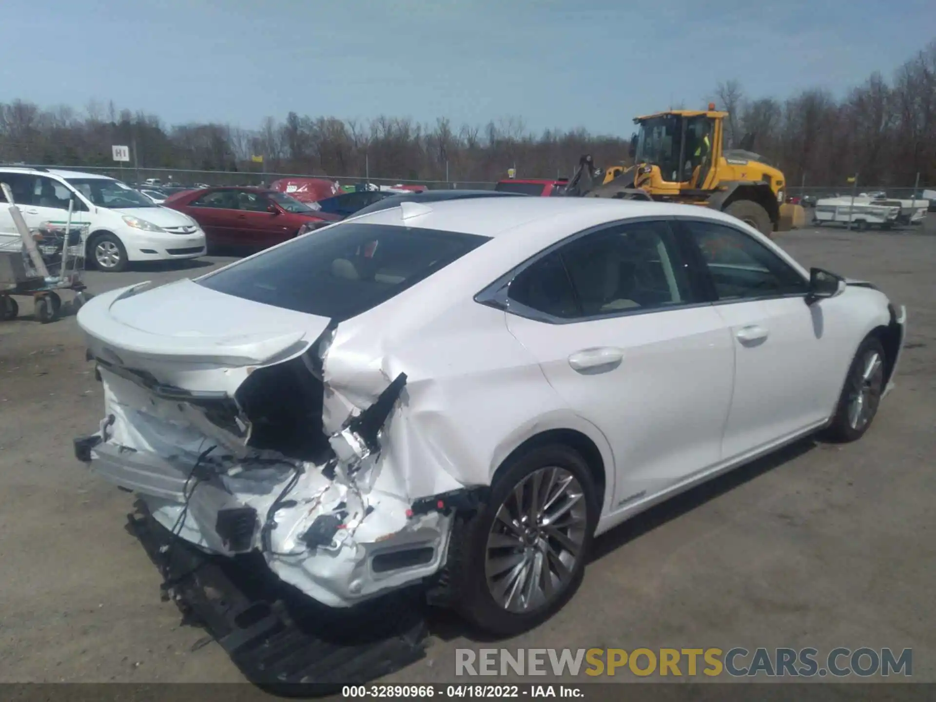 4 Photograph of a damaged car 58AE21B16LU008035 LEXUS ES 2020