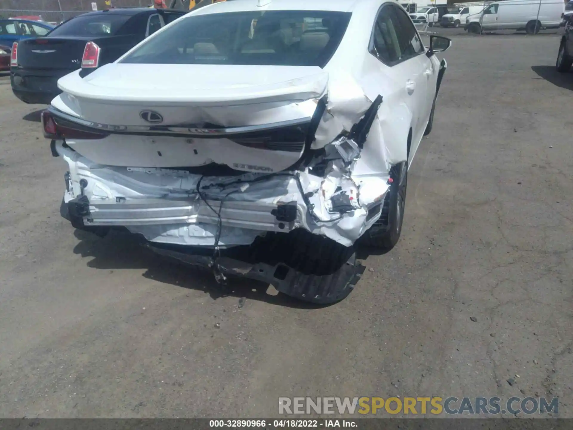 6 Photograph of a damaged car 58AE21B16LU008035 LEXUS ES 2020