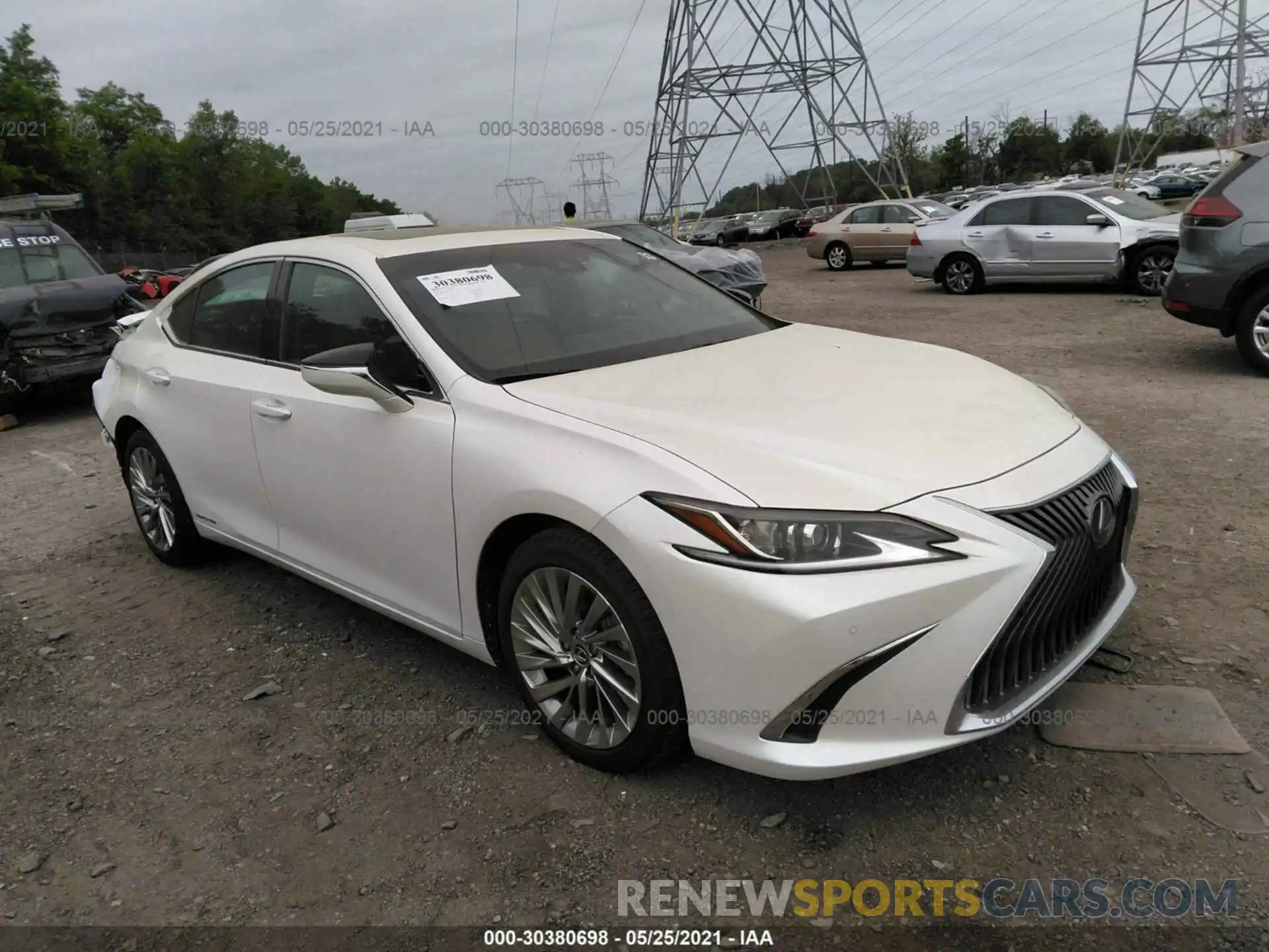 1 Photograph of a damaged car 58AE21B17LU011901 LEXUS ES 2020