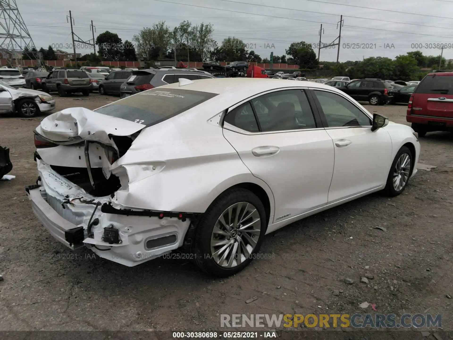 4 Photograph of a damaged car 58AE21B17LU011901 LEXUS ES 2020