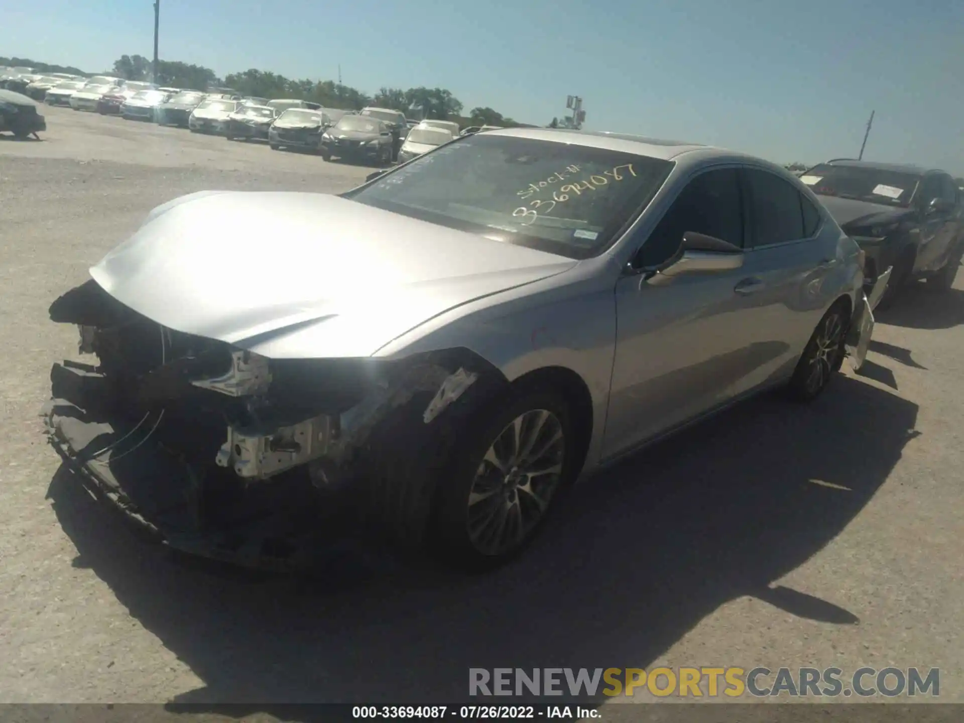 2 Photograph of a damaged car 58AEZ1B13LU078877 LEXUS ES 2020