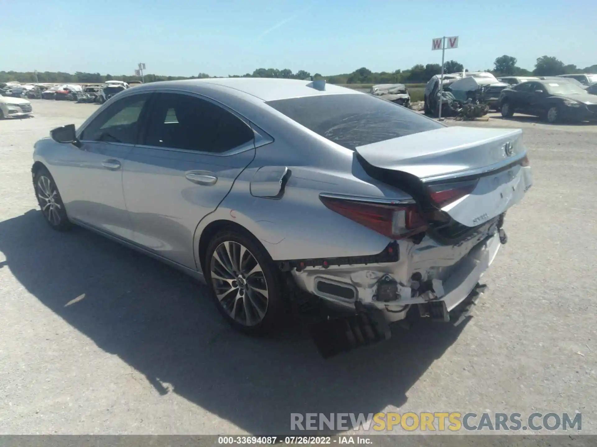 3 Photograph of a damaged car 58AEZ1B13LU078877 LEXUS ES 2020