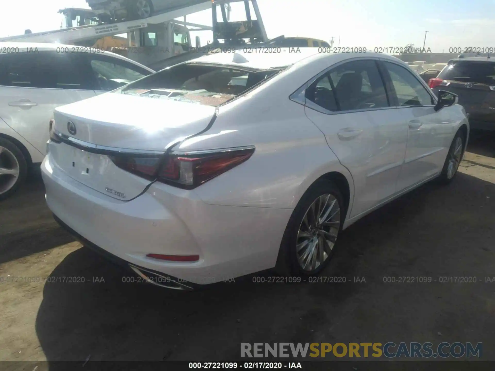 4 Photograph of a damaged car 58AEZ1B18LU053988 LEXUS ES 2020