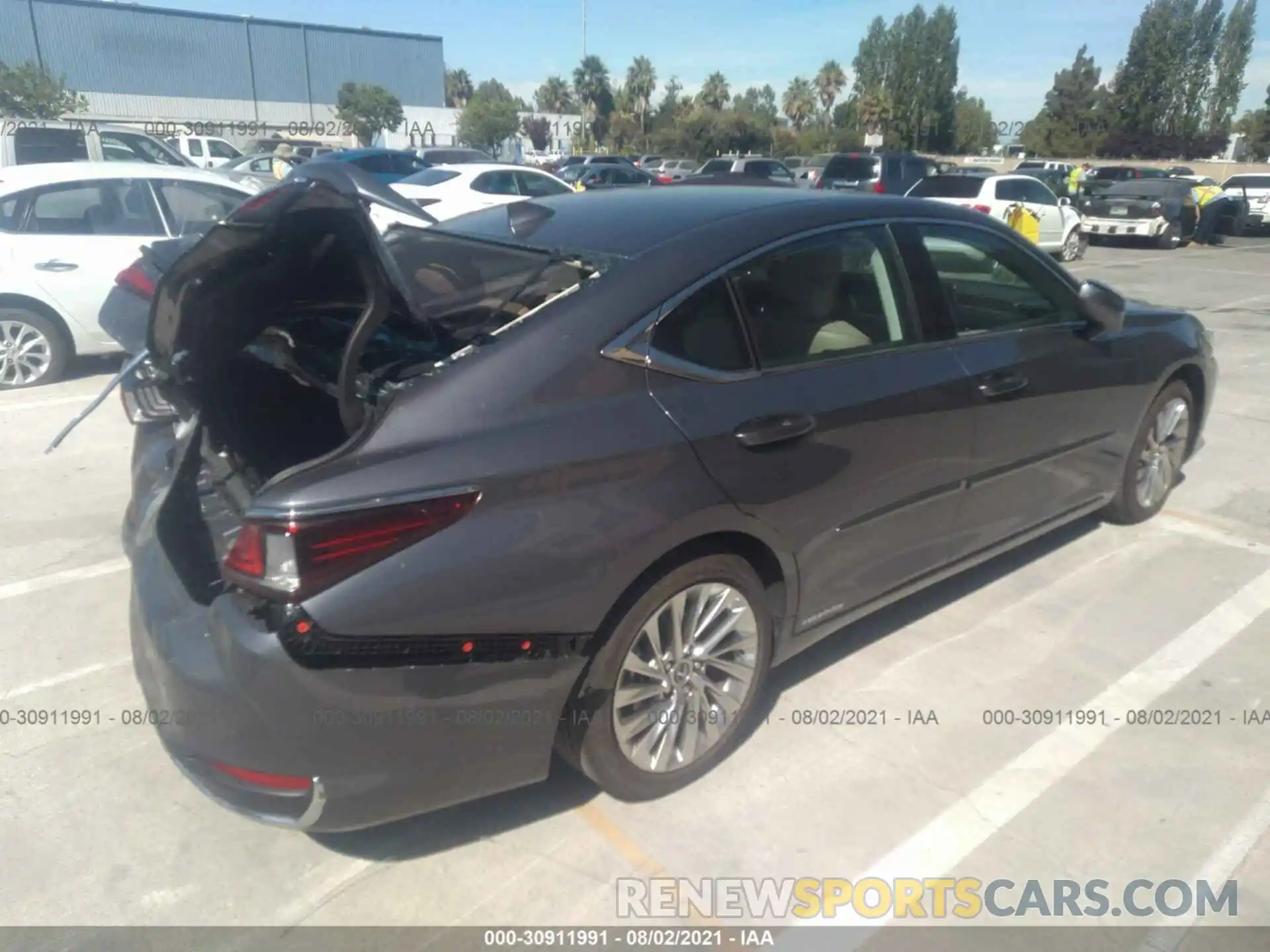 4 Photograph of a damaged car 58AF21B12LU011051 LEXUS ES 2020