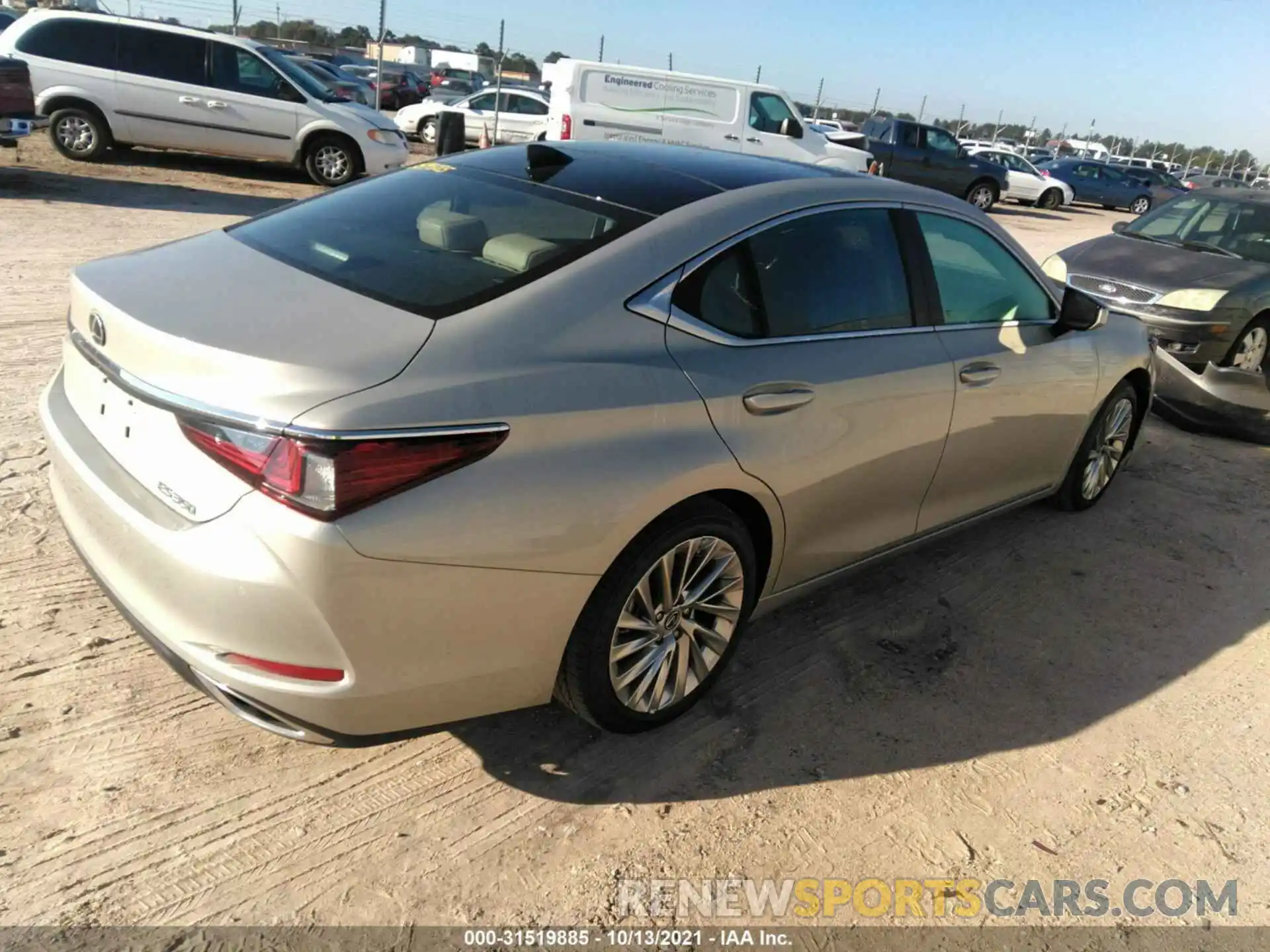 4 Photograph of a damaged car 58AFZ1B19LU080945 LEXUS ES 2020