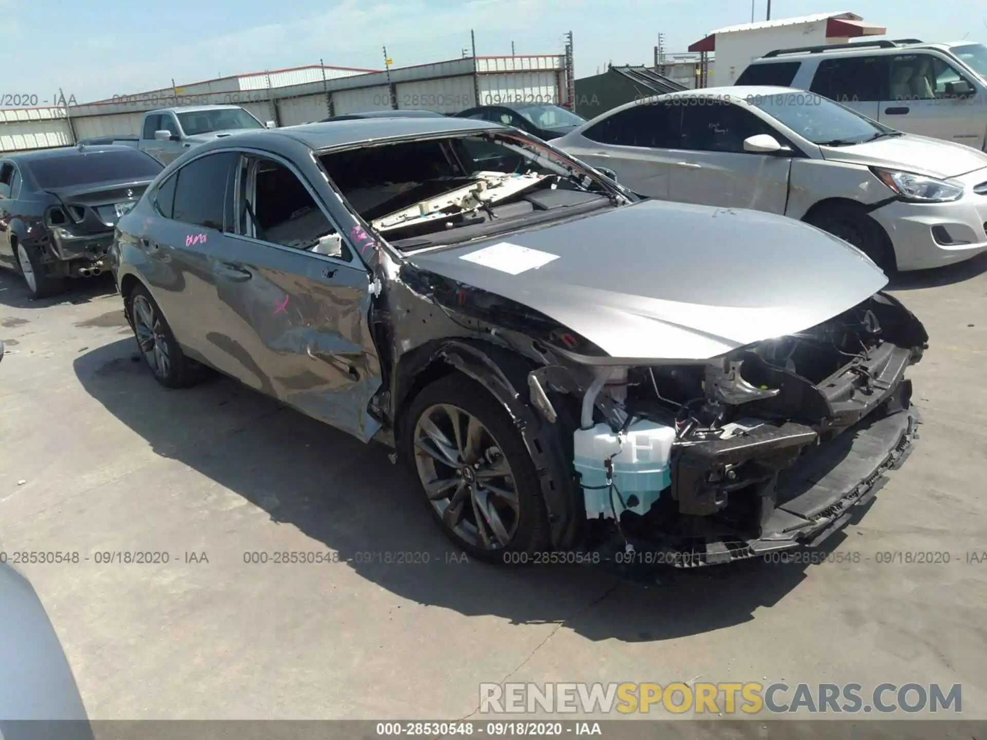 1 Photograph of a damaged car 58AGZ1B10LU059258 LEXUS ES 2020