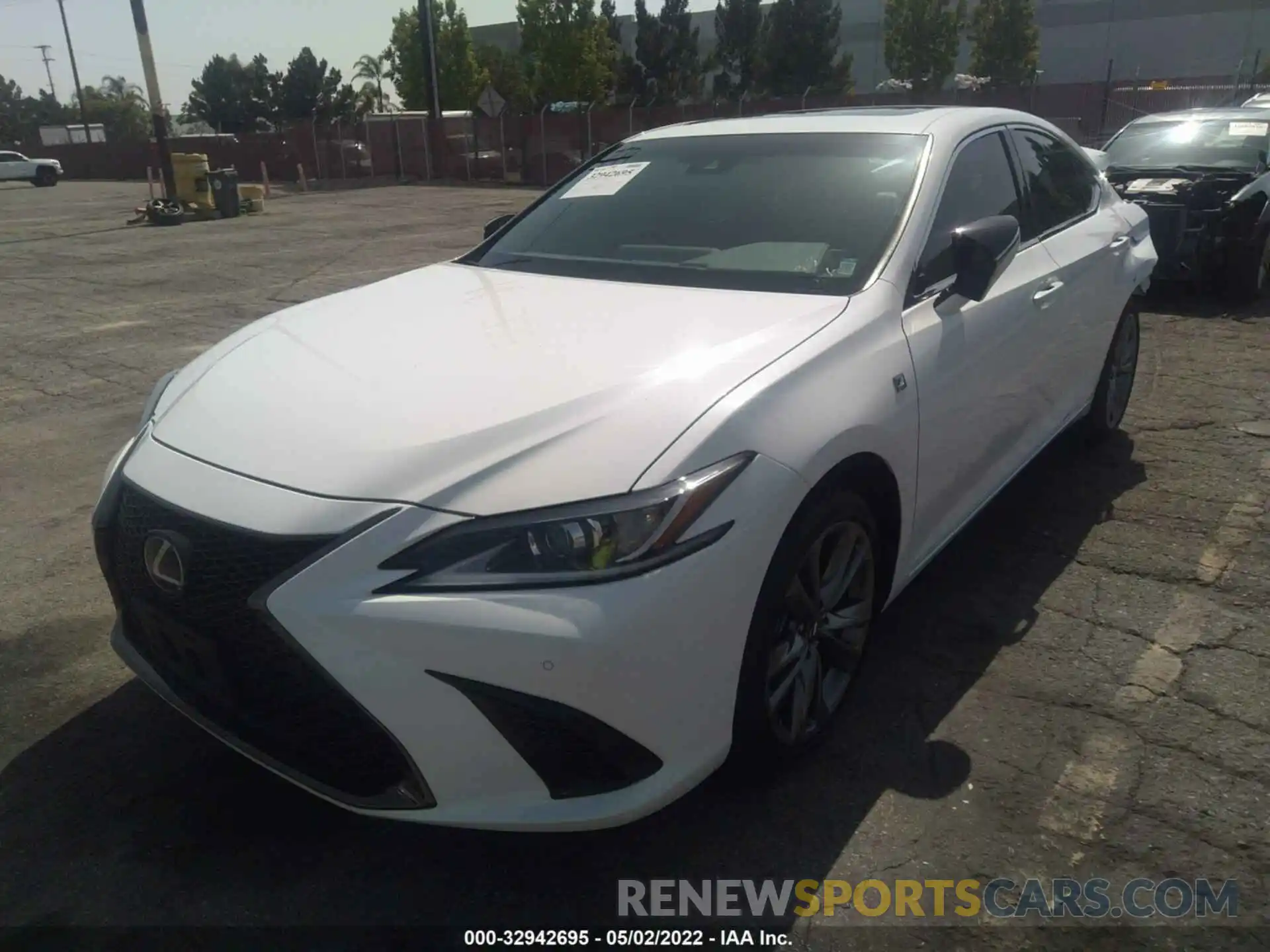 2 Фотография поврежденного автомобиля 58AGZ1B11LU071063 LEXUS ES 2020