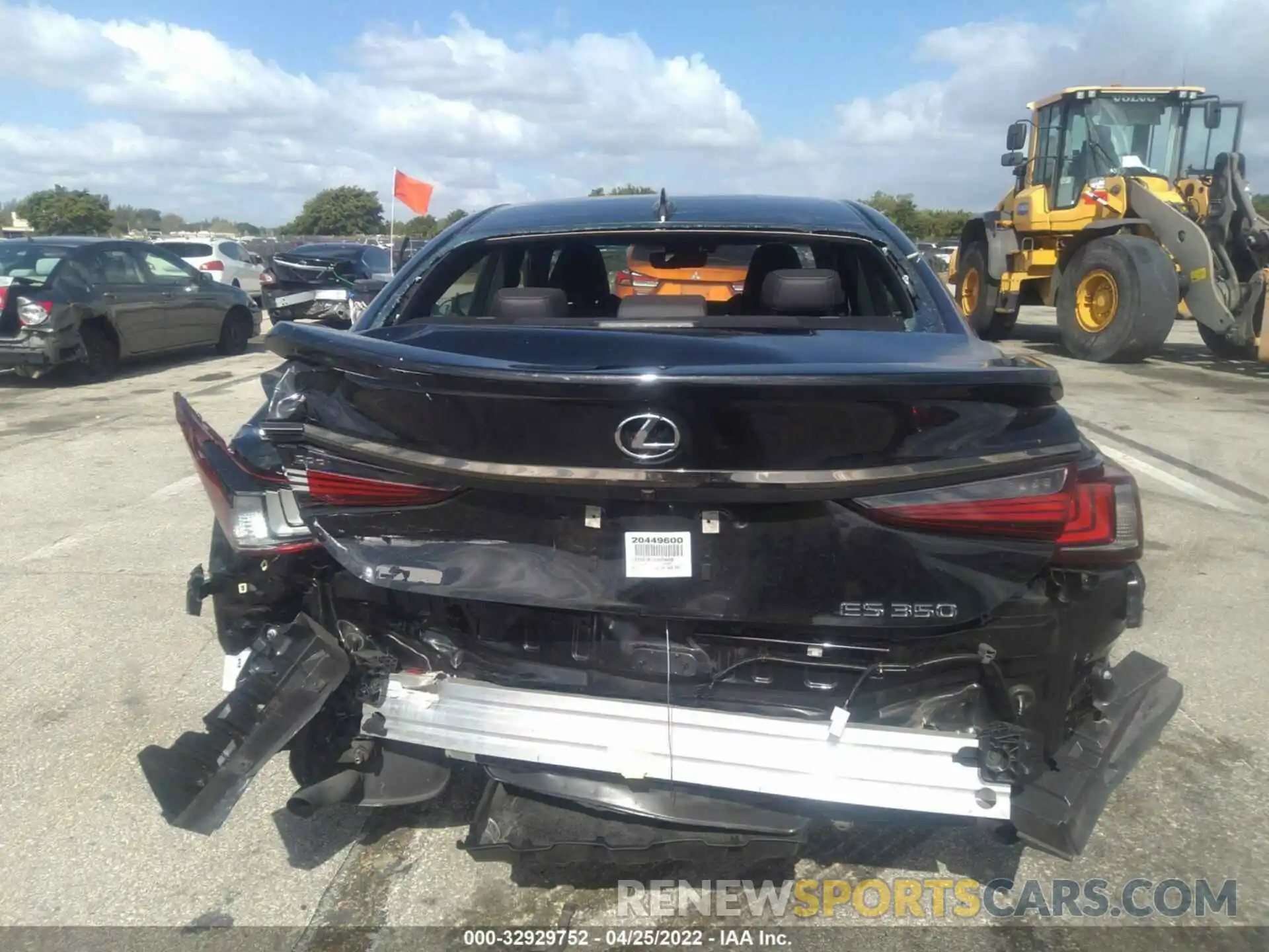 6 Photograph of a damaged car 58AGZ1B11LU079423 LEXUS ES 2020