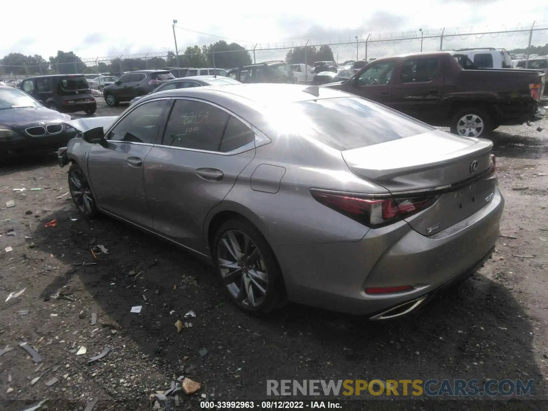 3 Photograph of a damaged car 58AGZ1B12LU062159 LEXUS ES 2020