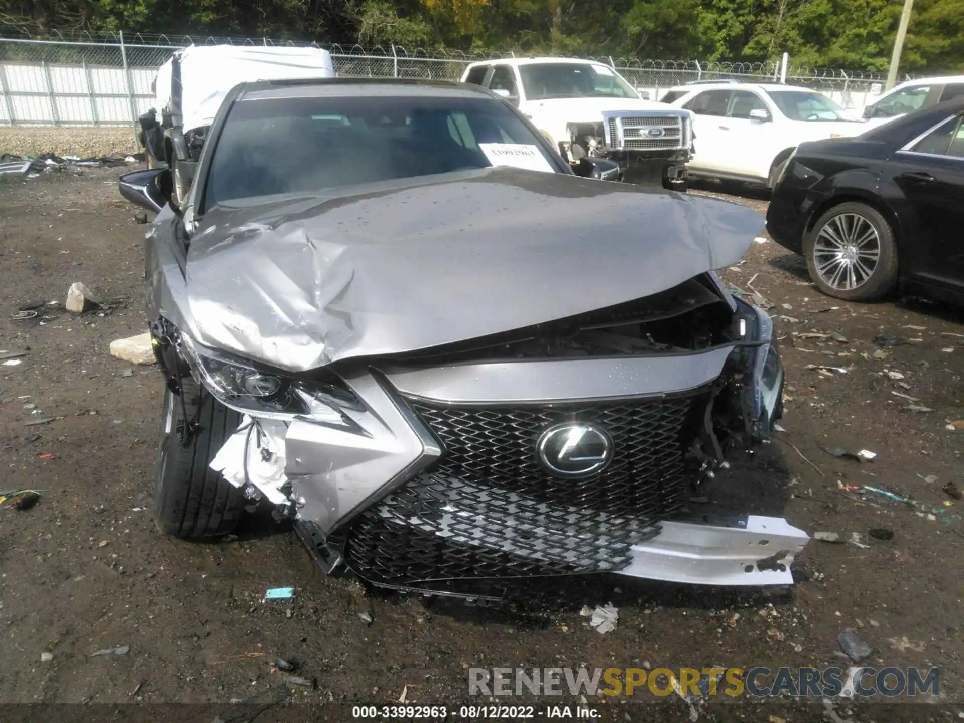 6 Photograph of a damaged car 58AGZ1B12LU062159 LEXUS ES 2020