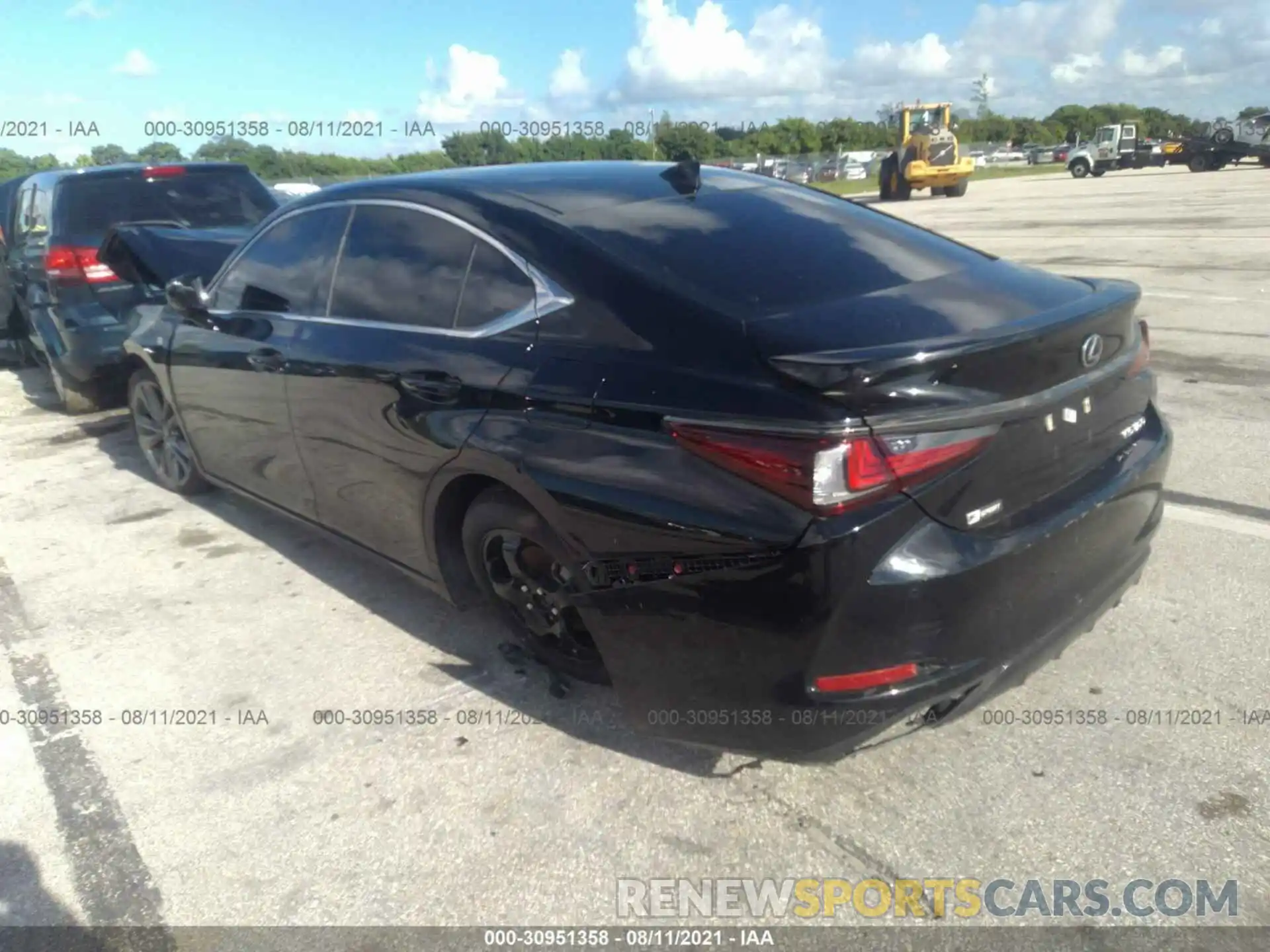 3 Photograph of a damaged car 58AGZ1B13LU068200 LEXUS ES 2020