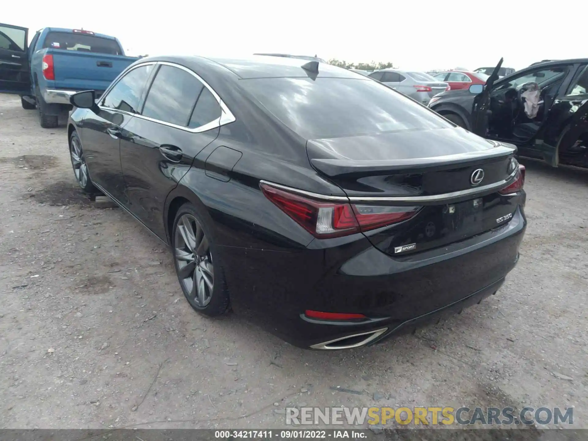 3 Photograph of a damaged car 58AGZ1B13LU082159 LEXUS ES 2020