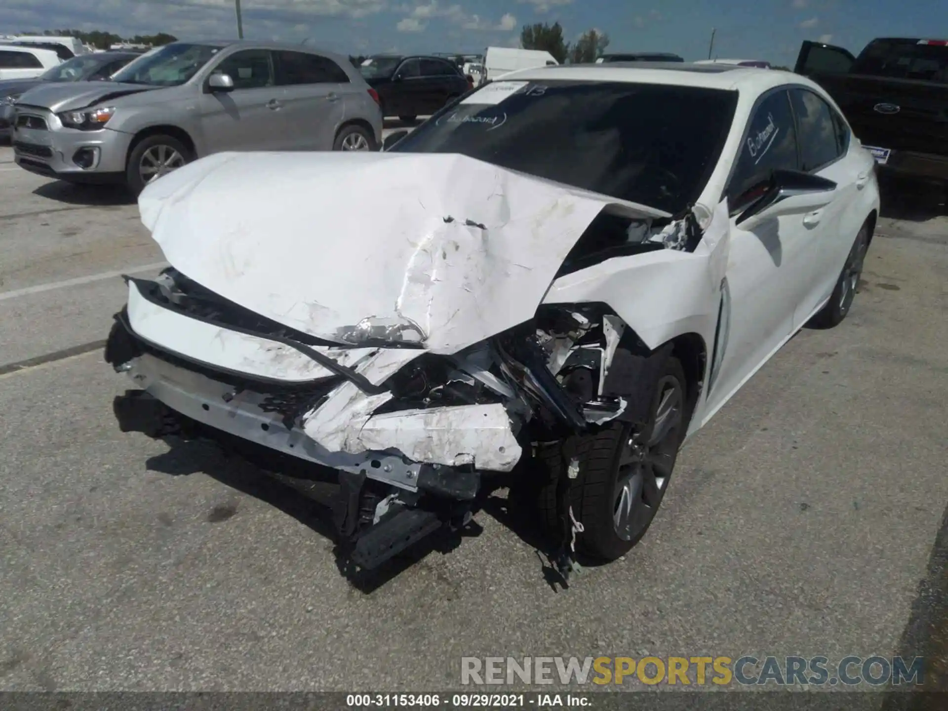 6 Photograph of a damaged car 58AGZ1B14LU081313 LEXUS ES 2020