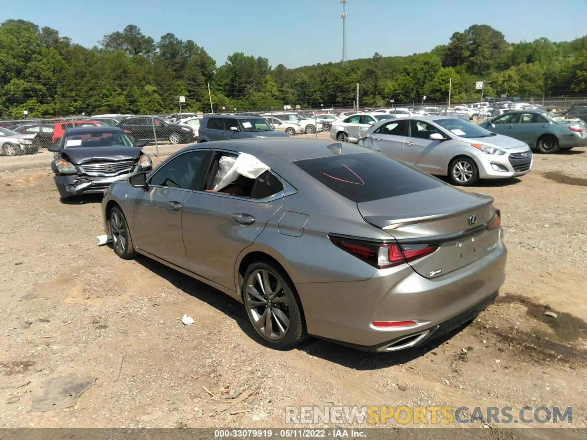 3 Photograph of a damaged car 58AGZ1B15LU081966 LEXUS ES 2020