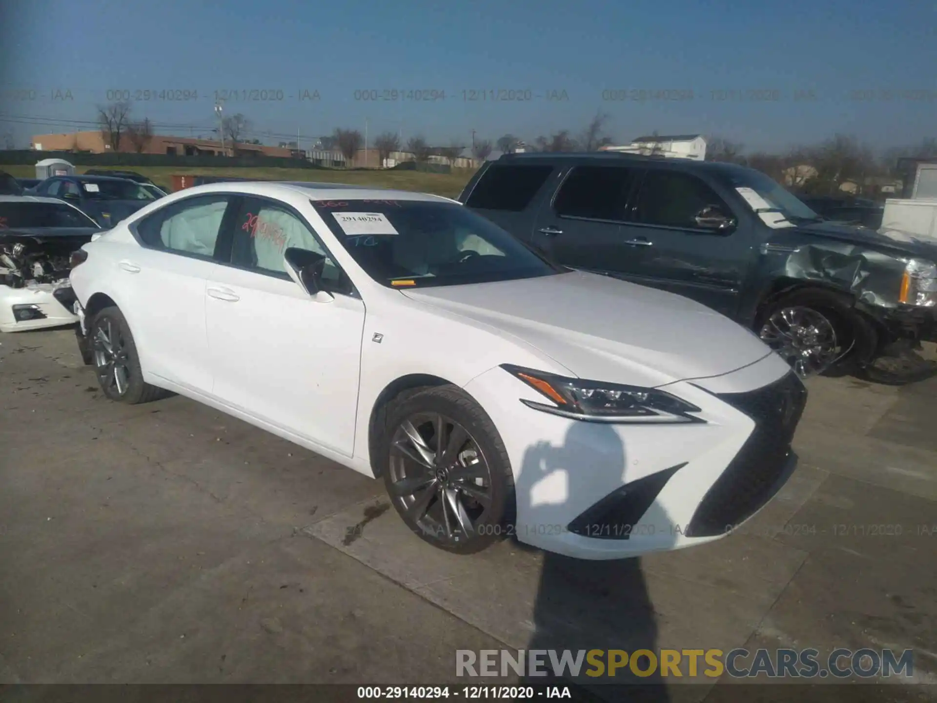 1 Photograph of a damaged car 58AGZ1B16LU070765 LEXUS ES 2020