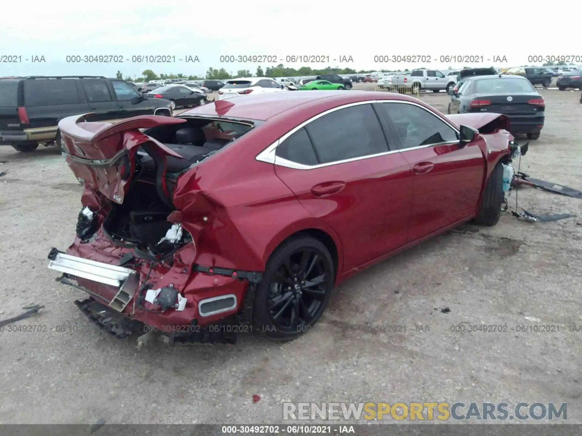 4 Photograph of a damaged car 58AGZ1B16LU081670 LEXUS ES 2020