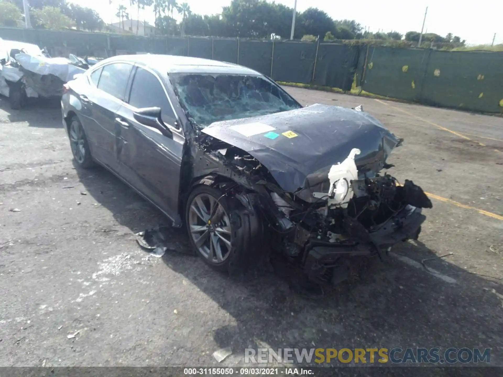 1 Photograph of a damaged car 58AGZ1B17LU082116 LEXUS ES 2020