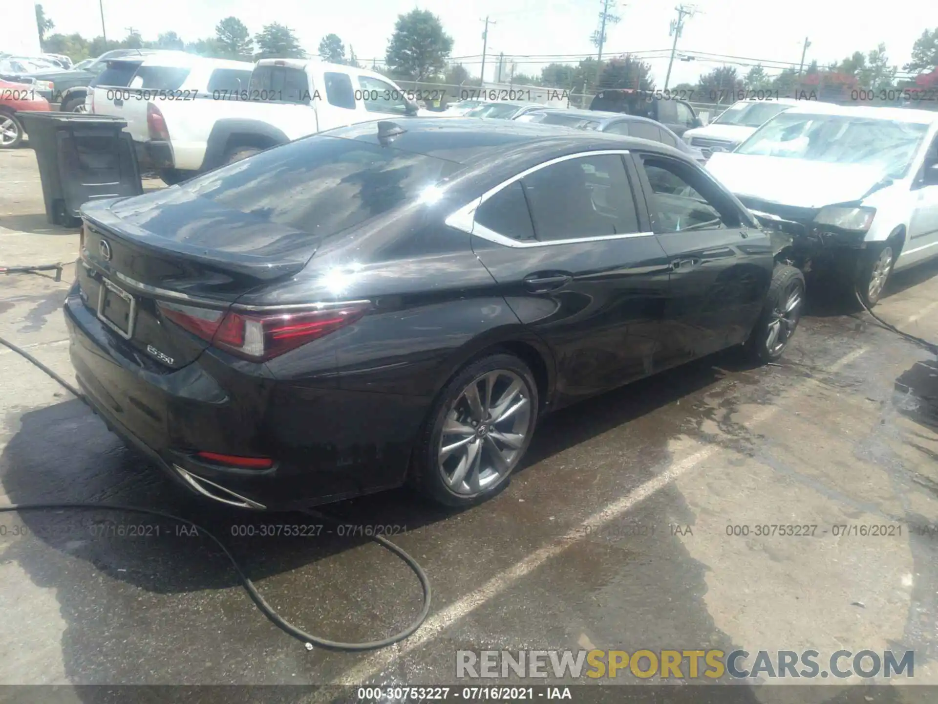 4 Photograph of a damaged car 58AGZ1B1XLU072549 LEXUS ES 2020