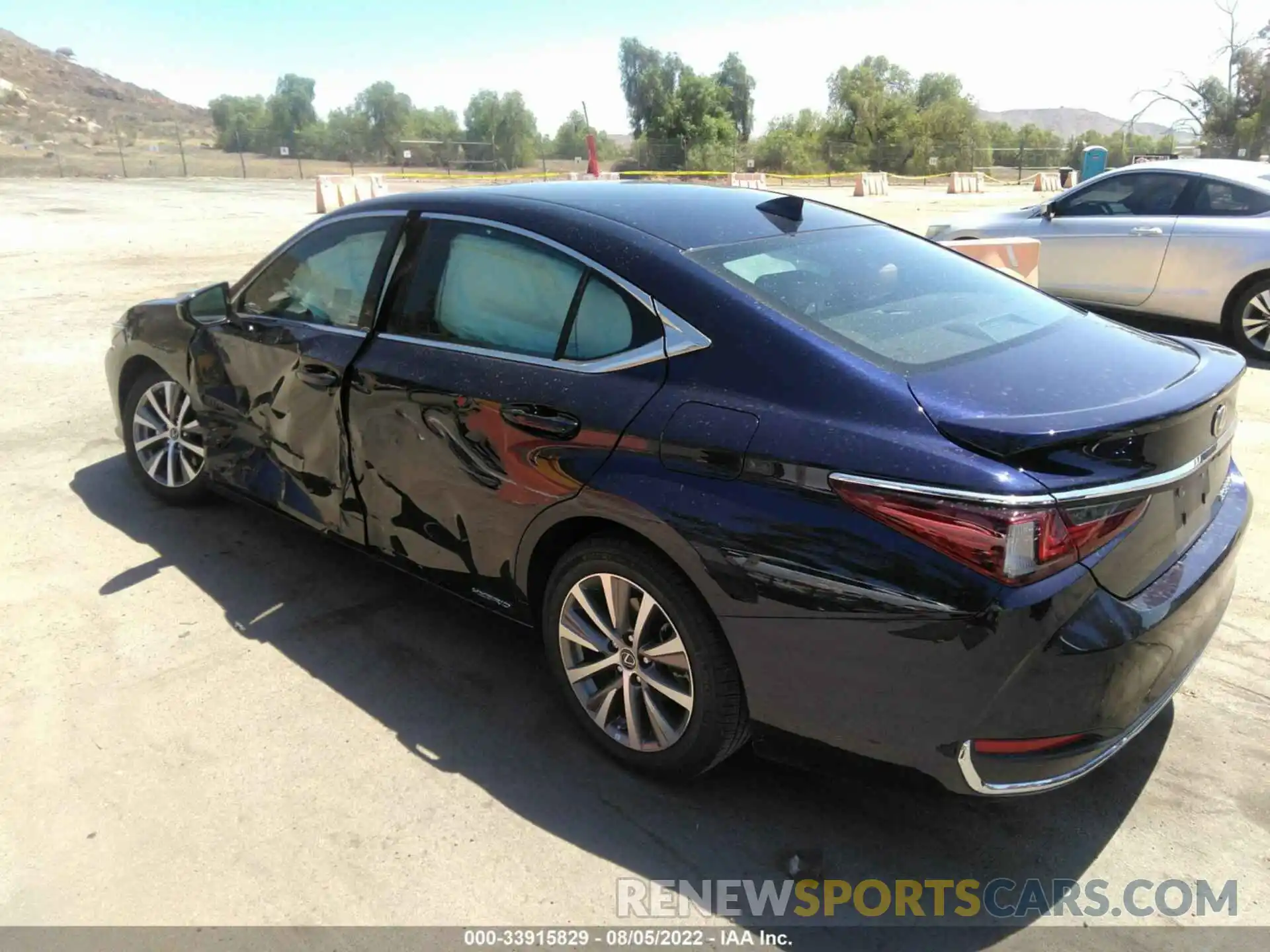 3 Photograph of a damaged car 58ACA1C10MU007280 LEXUS ES 2021