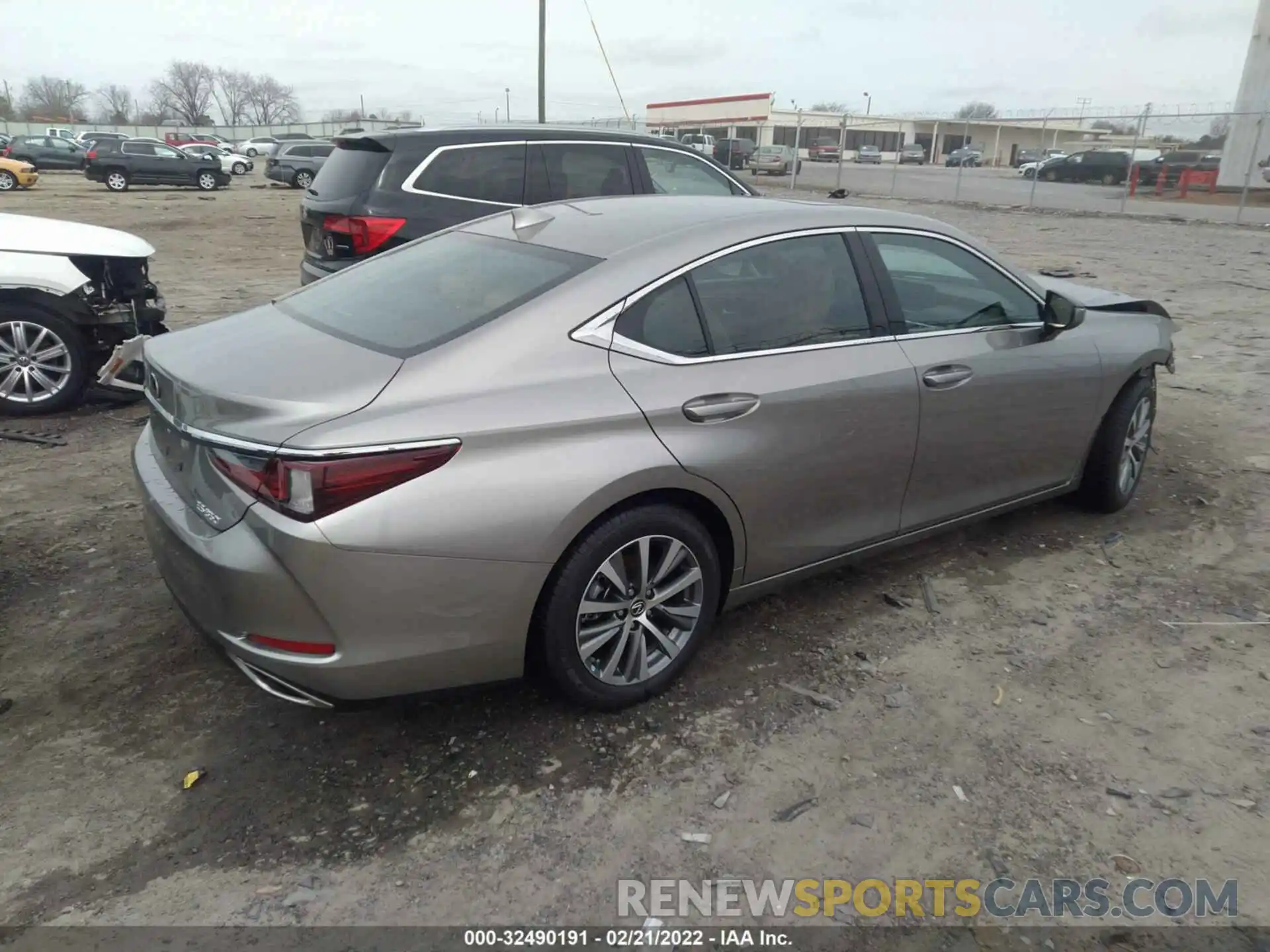 4 Photograph of a damaged car 58ACZ1B12MU103602 LEXUS ES 2021