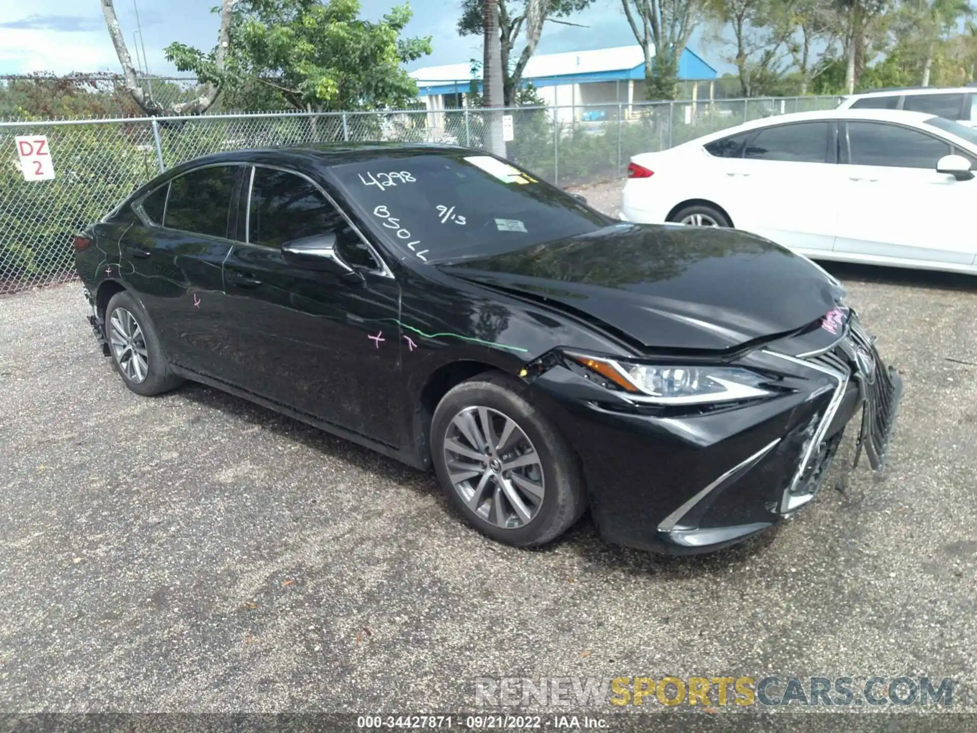 1 Photograph of a damaged car 58AD11D10MU004298 LEXUS ES 2021