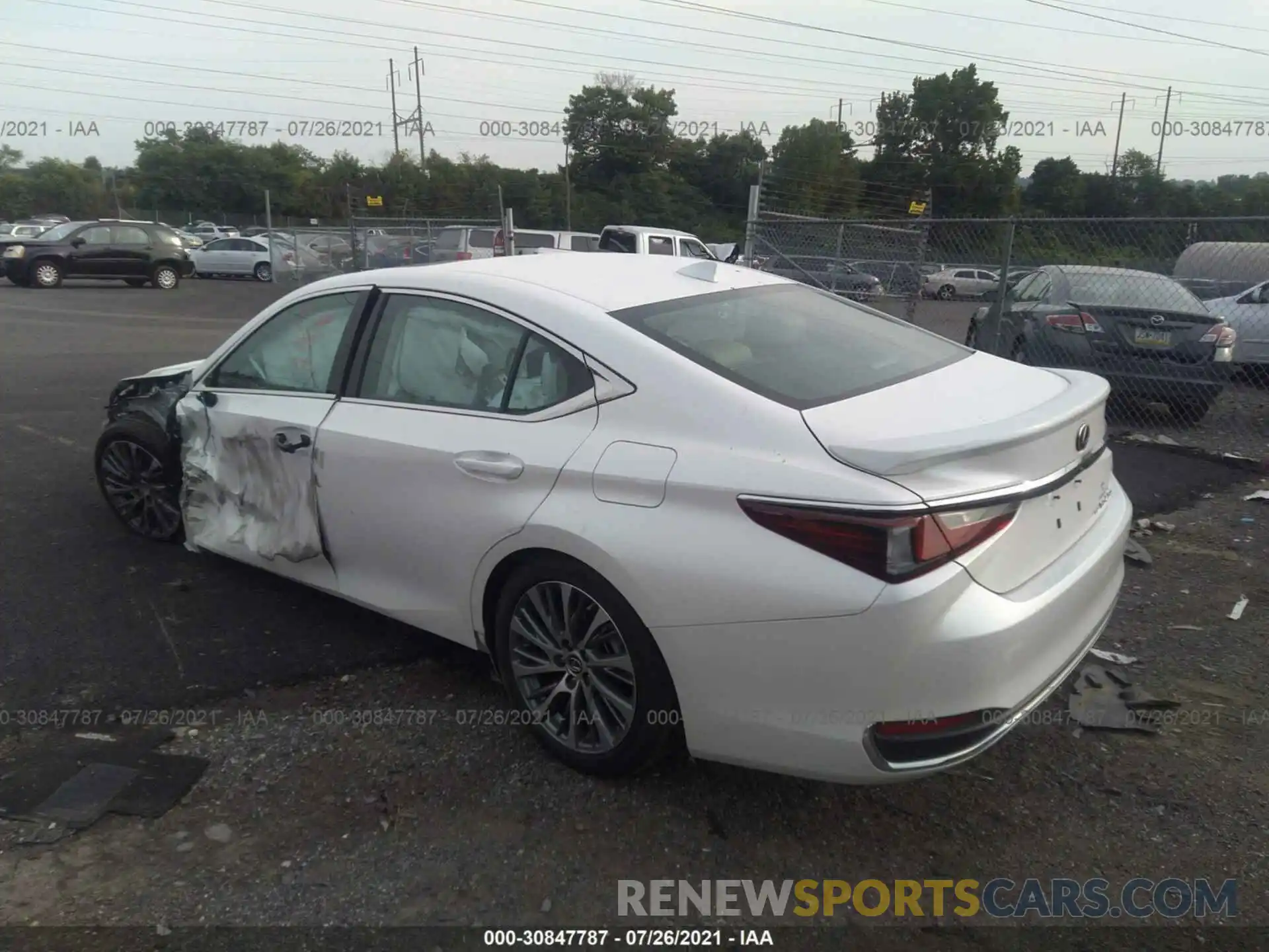 3 Photograph of a damaged car 58AD11D12MU005582 LEXUS ES 2021