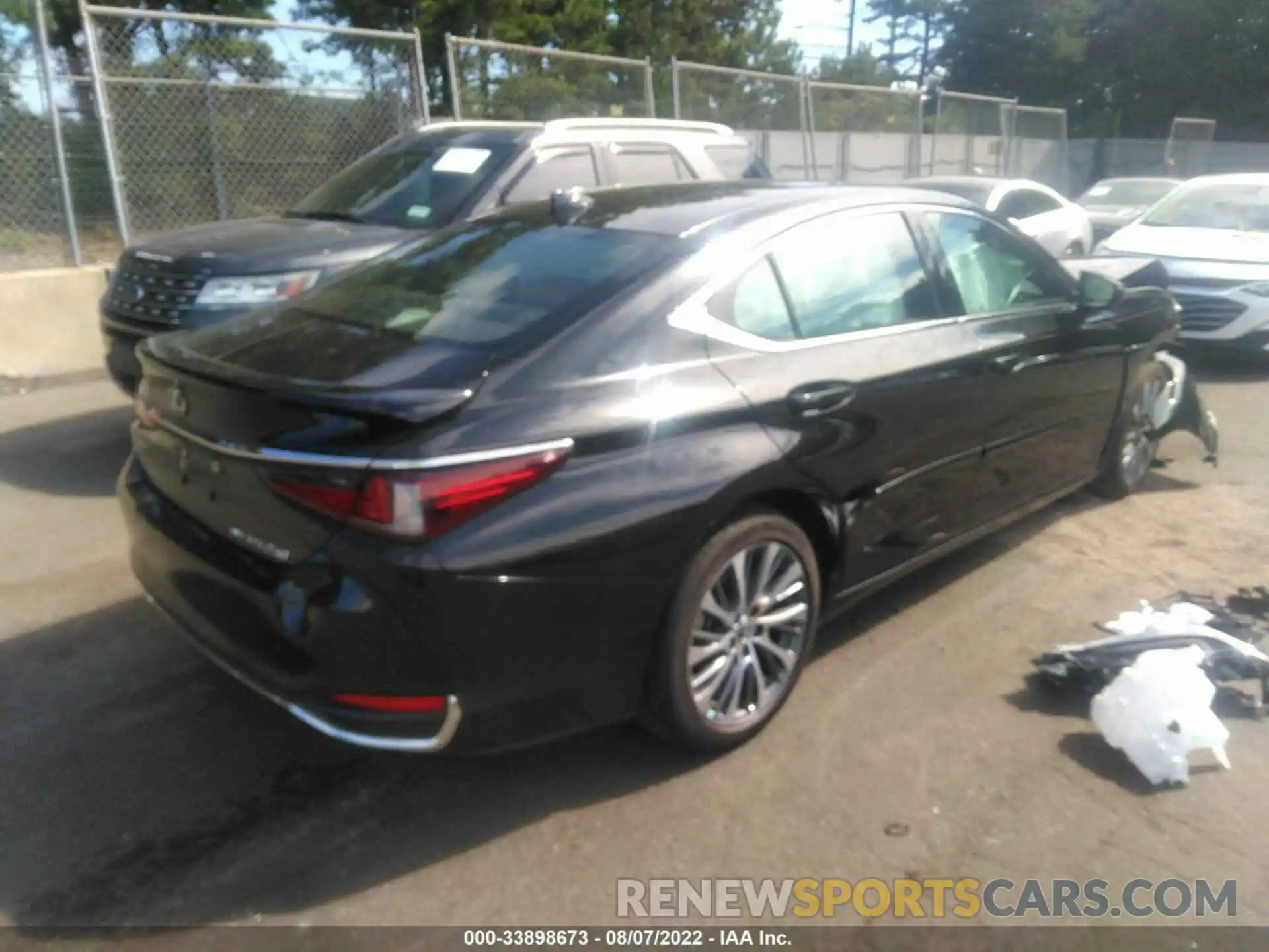 4 Photograph of a damaged car 58AD11D13MU007941 LEXUS ES 2021