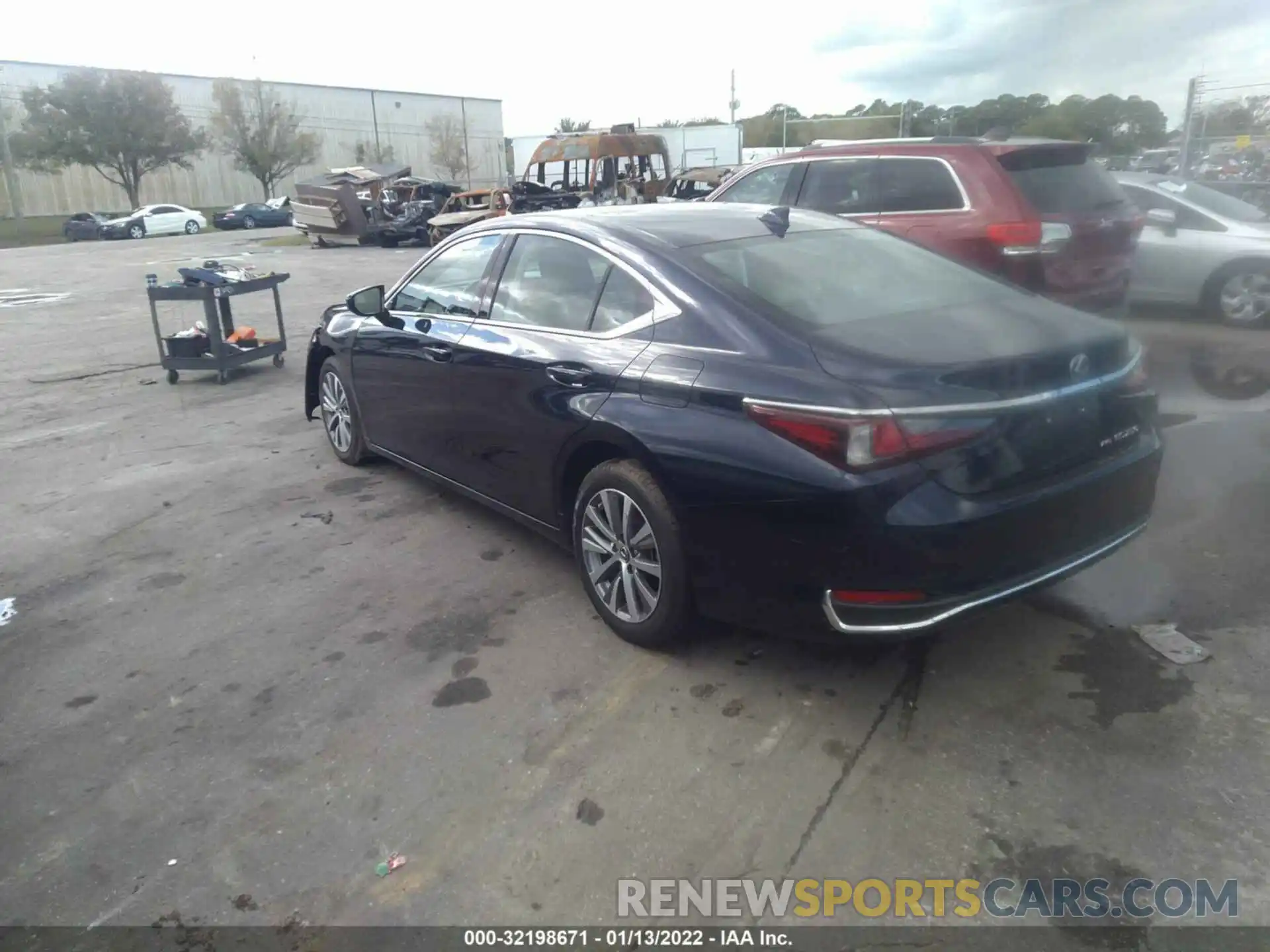 3 Фотография поврежденного автомобиля 58AD11D14MU002134 LEXUS ES 2021