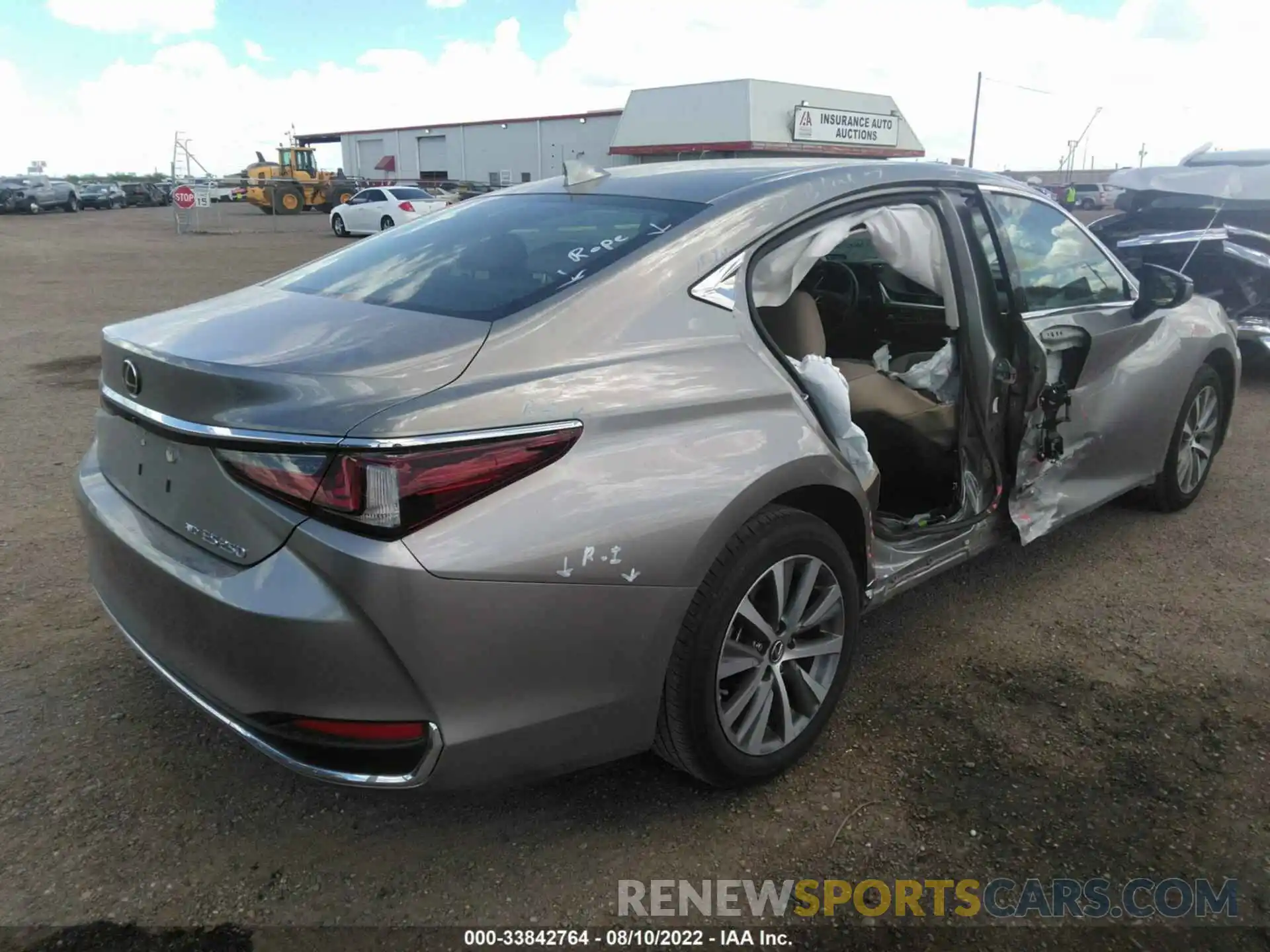 4 Photograph of a damaged car 58AD11D17MU002497 LEXUS ES 2021