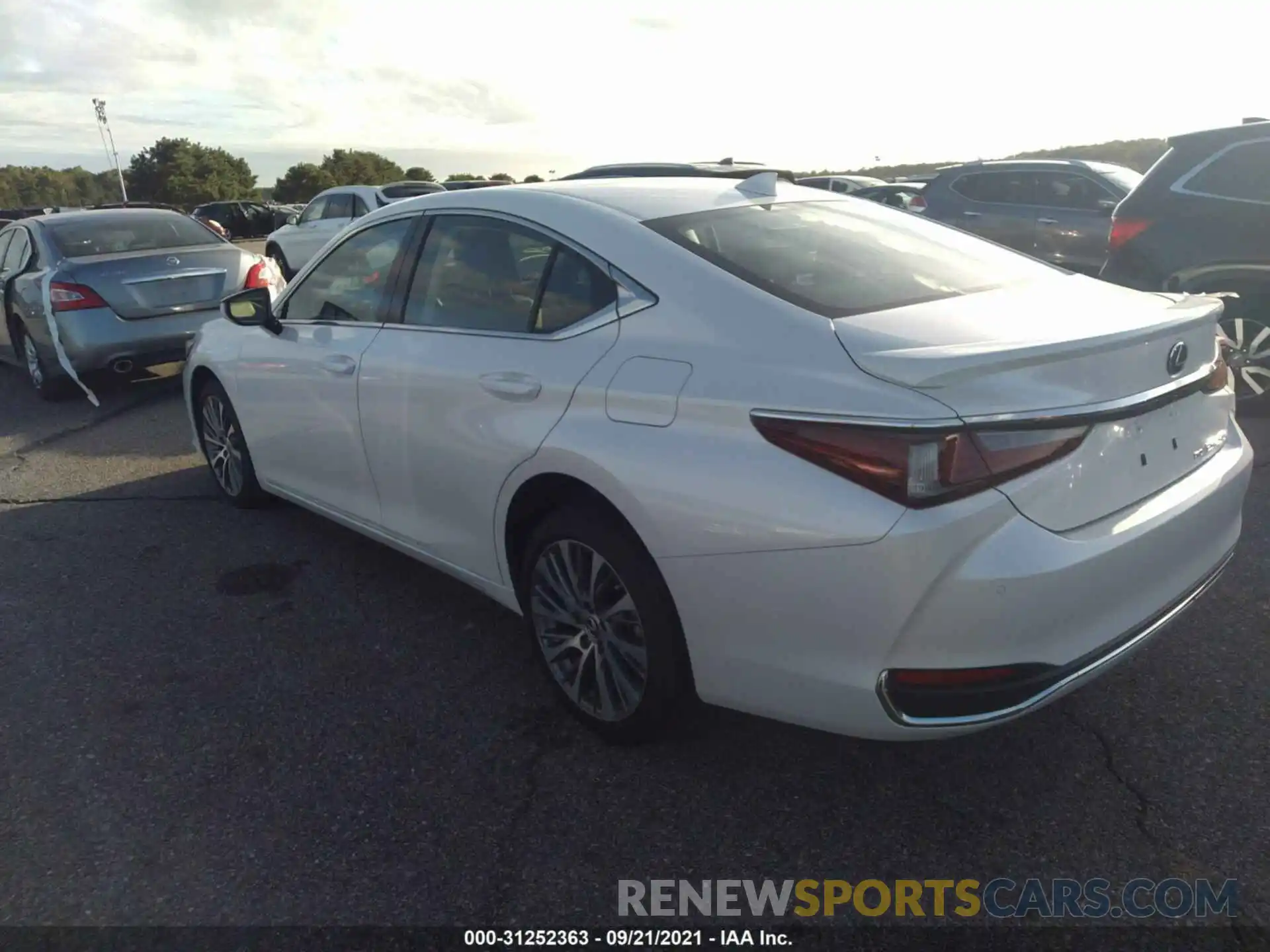 3 Photograph of a damaged car 58AD11D1XMU003384 LEXUS ES 2021