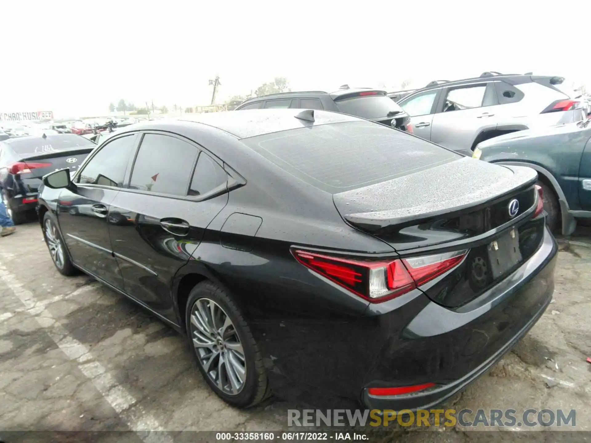 3 Photograph of a damaged car 58ADA1C10MU002830 LEXUS ES 2021