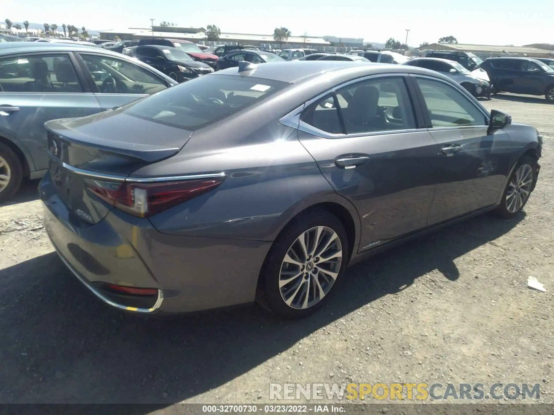 4 Photograph of a damaged car 58ADA1C10MU005176 LEXUS ES 2021