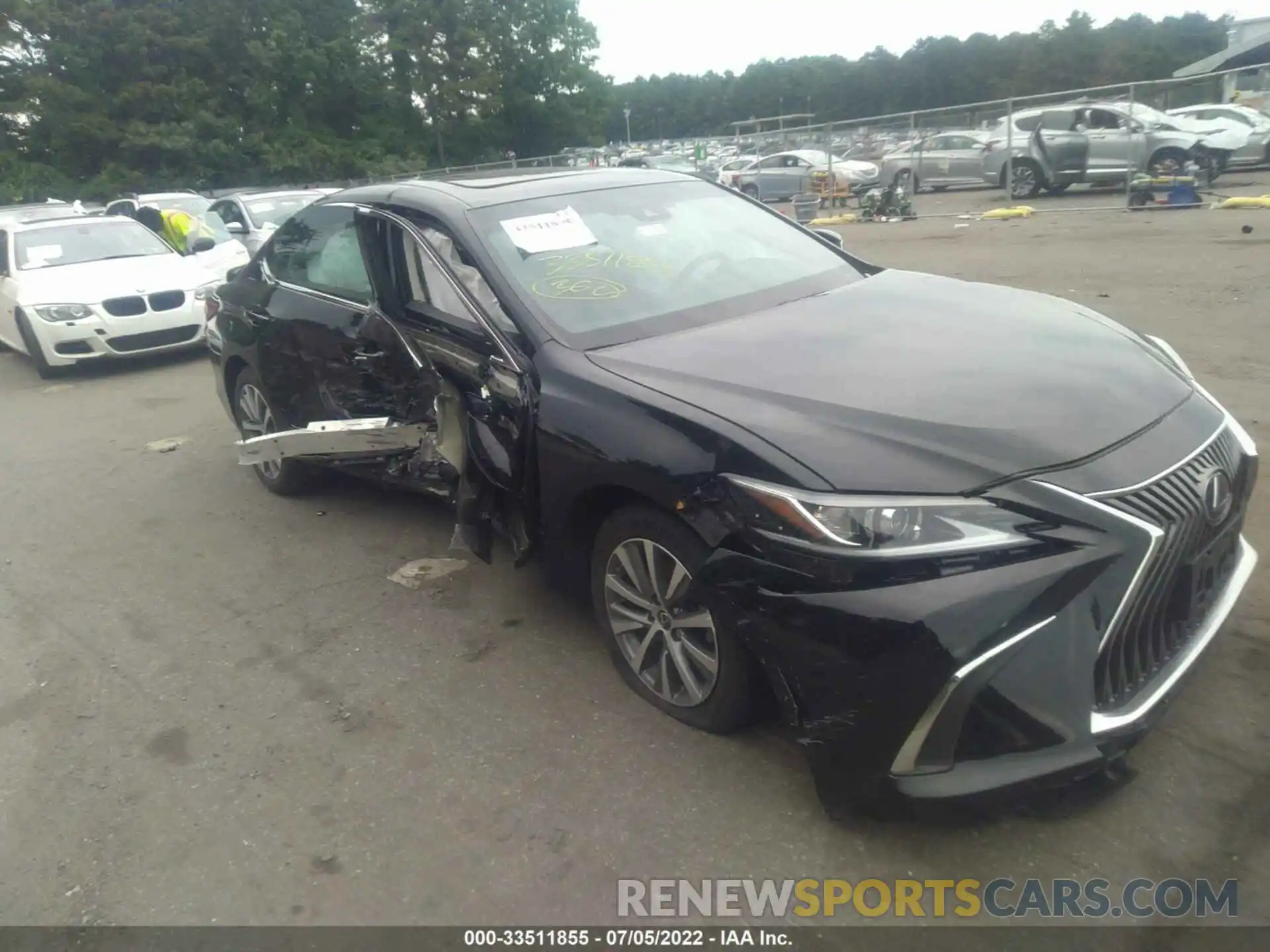 1 Photograph of a damaged car 58ADA1C10MU008112 LEXUS ES 2021