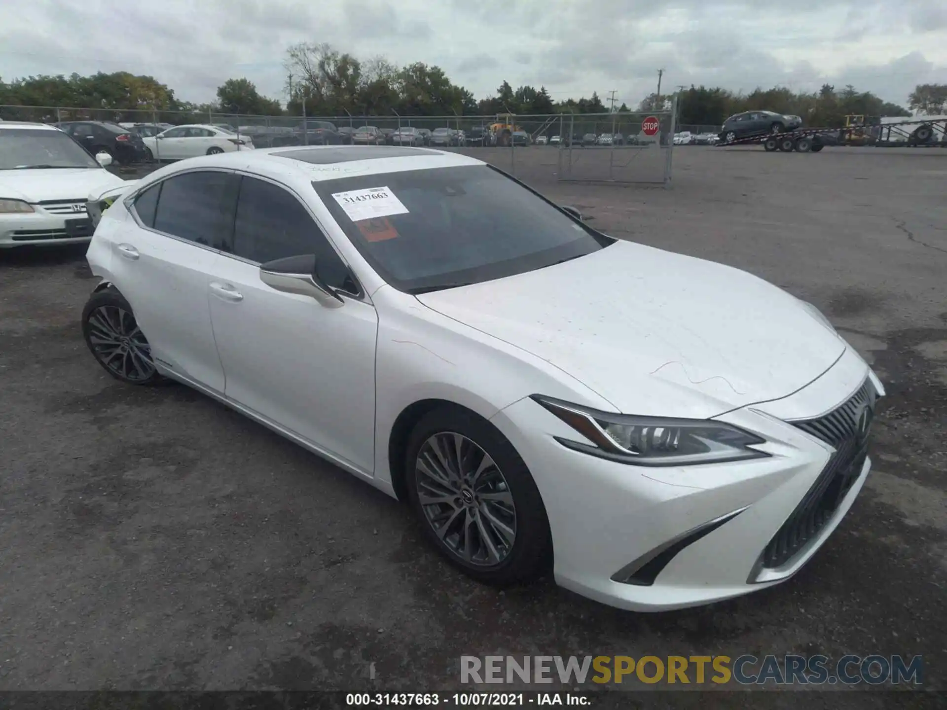 1 Photograph of a damaged car 58ADA1C10MU008398 LEXUS ES 2021