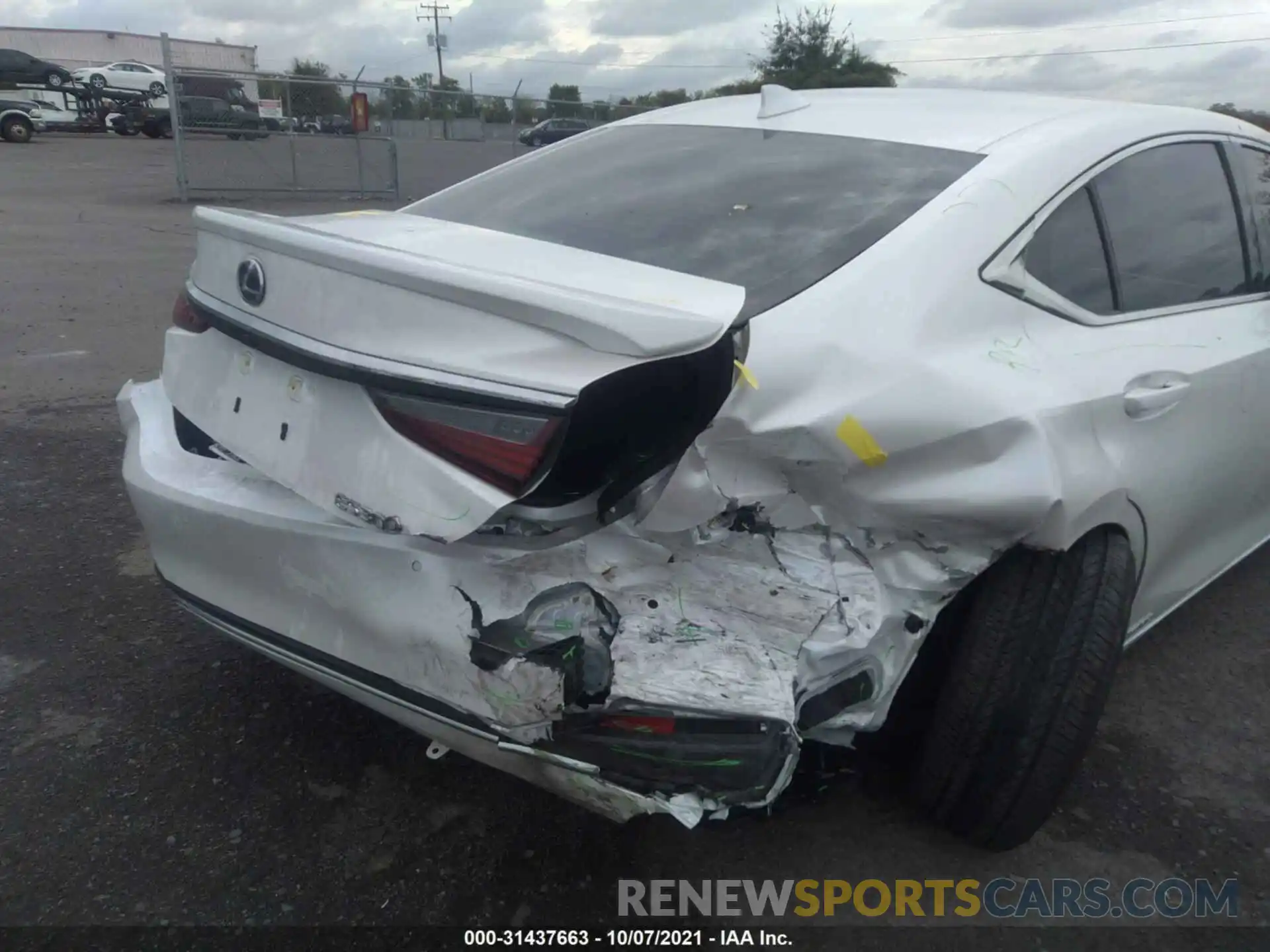 6 Photograph of a damaged car 58ADA1C10MU008398 LEXUS ES 2021