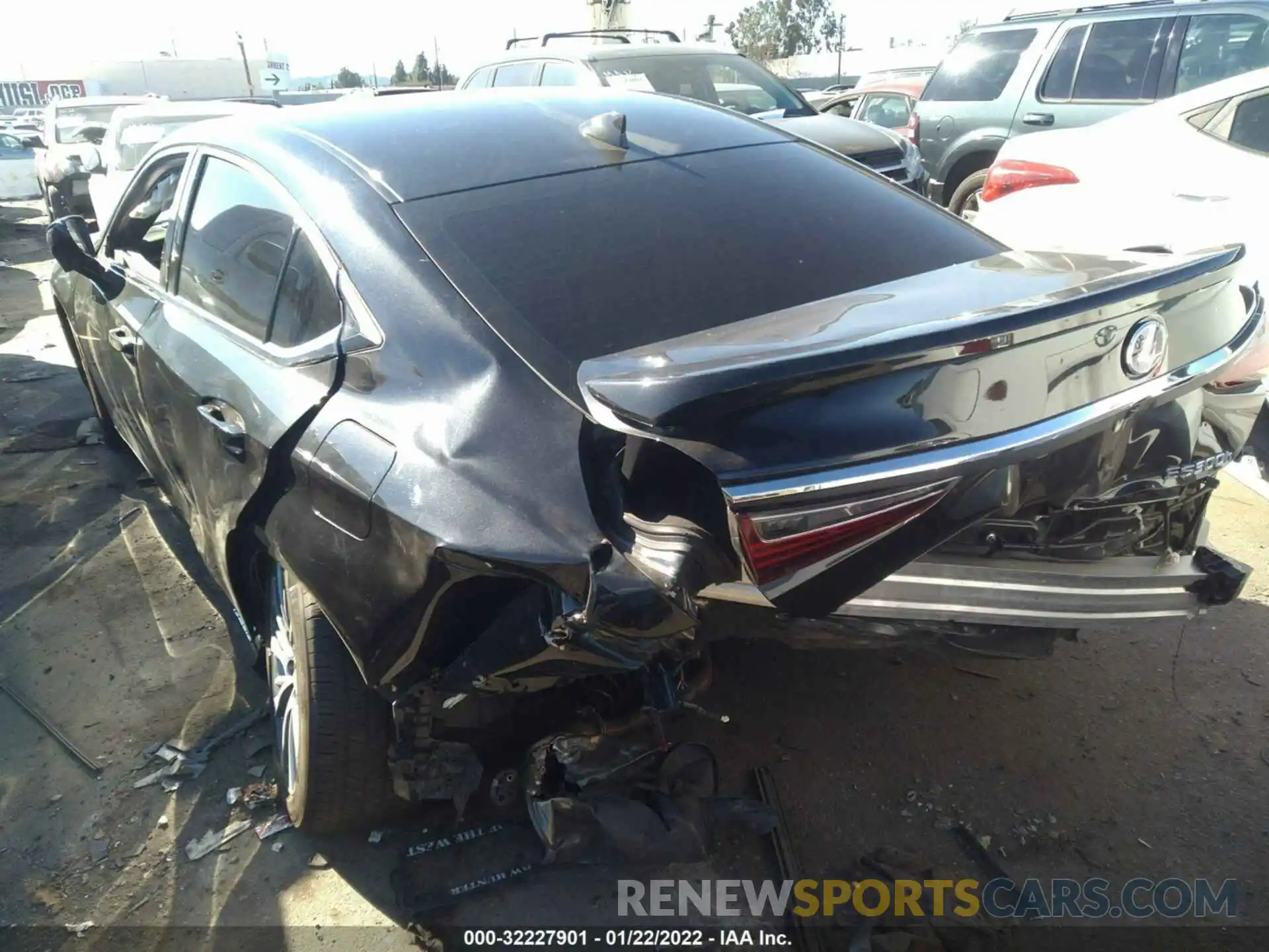 3 Photograph of a damaged car 58ADA1C11MU007020 LEXUS ES 2021