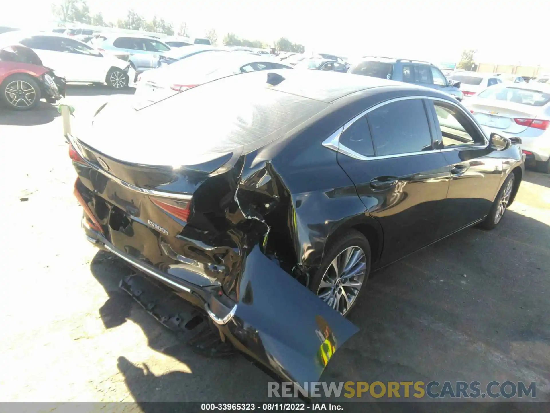 4 Photograph of a damaged car 58ADA1C12MU002425 LEXUS ES 2021