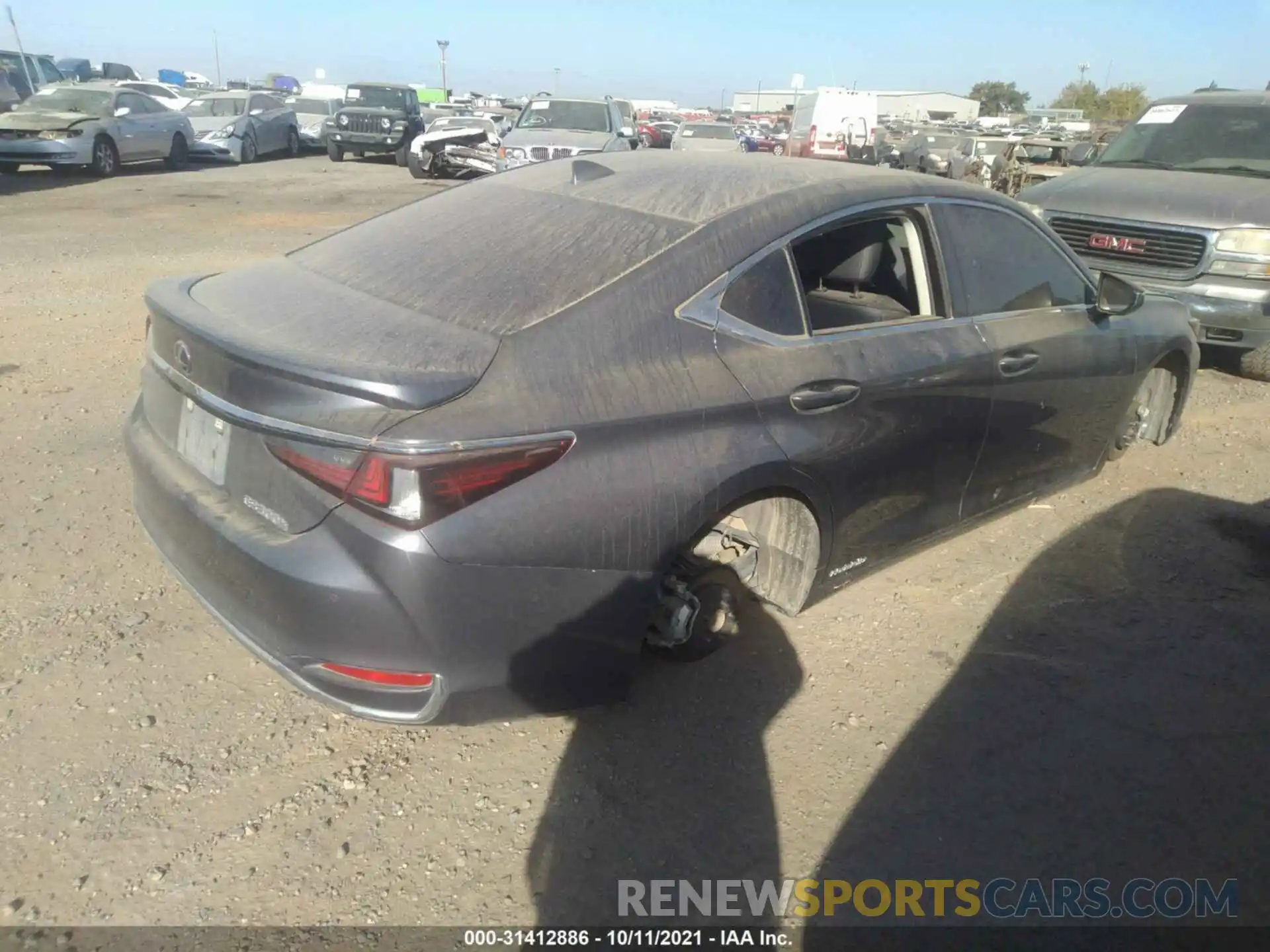 4 Photograph of a damaged car 58ADA1C12MU002876 LEXUS ES 2021