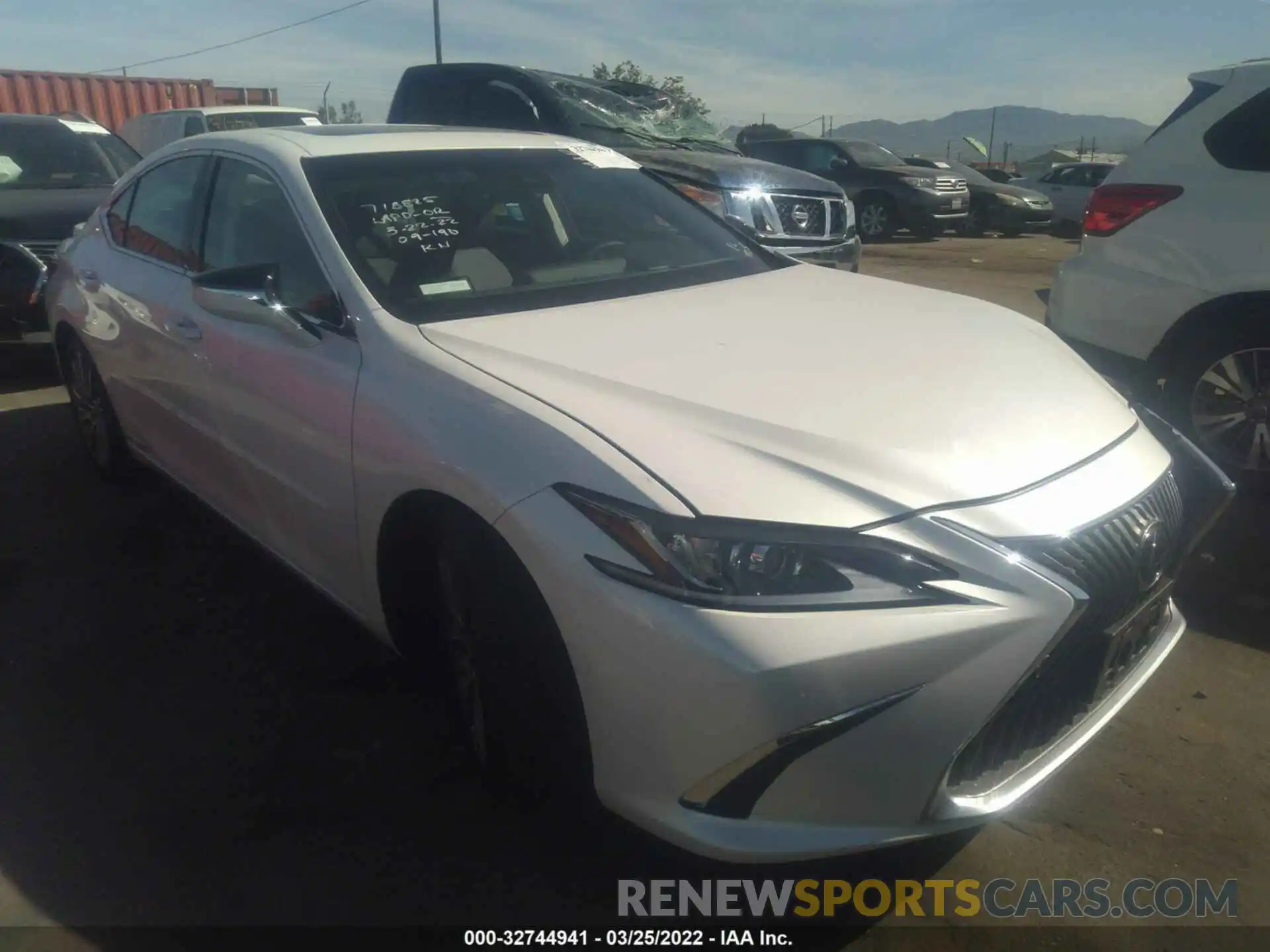 1 Photograph of a damaged car 58ADA1C15MU001740 LEXUS ES 2021