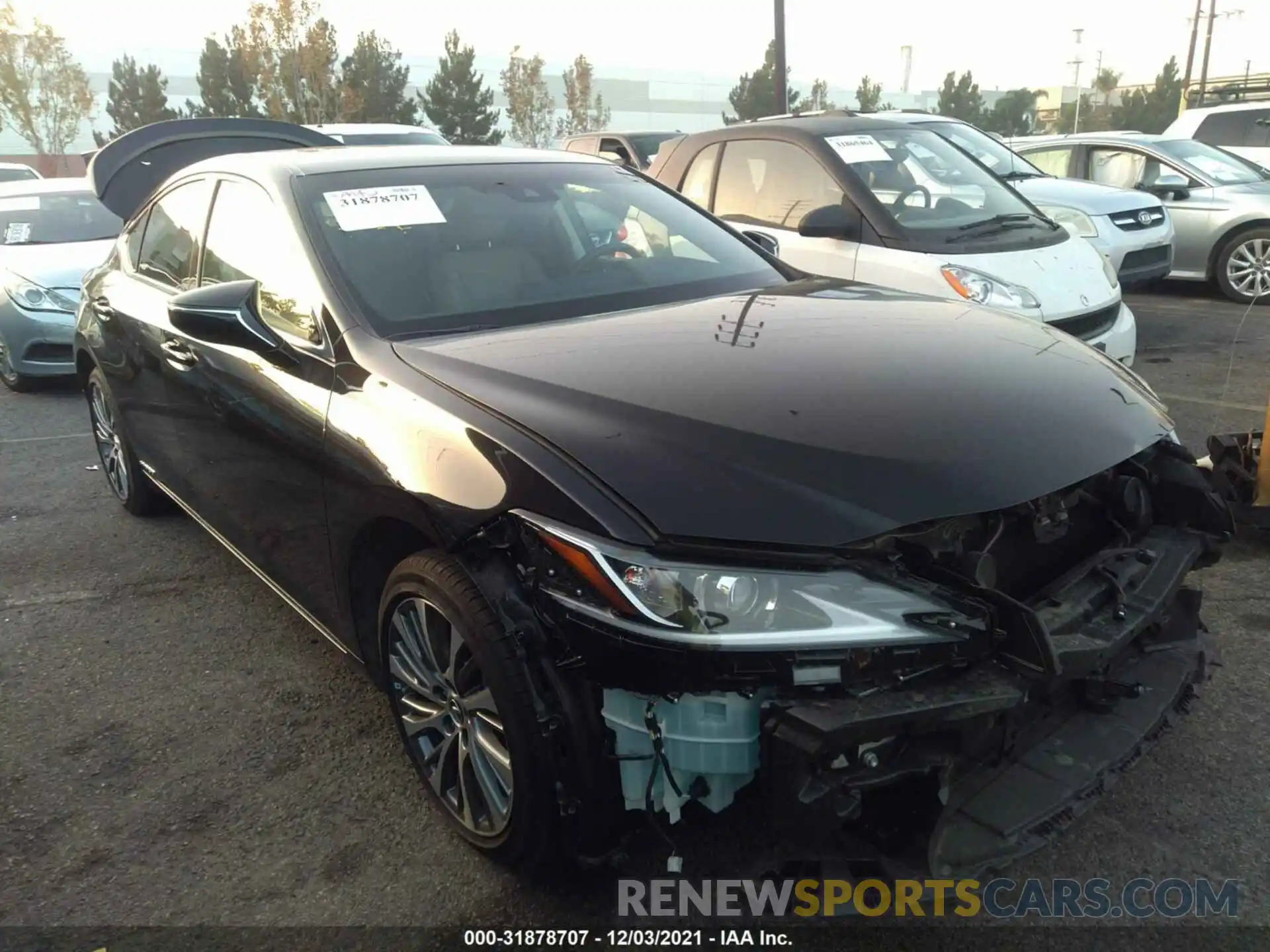 1 Photograph of a damaged car 58ADA1C16MU001021 LEXUS ES 2021